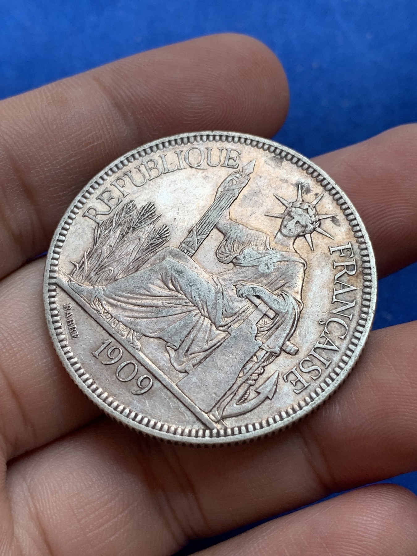 《竞宝斋》第201场-周日，周一 2场 (全场包邮) 法属印支坐洋一元银币，1909年A版