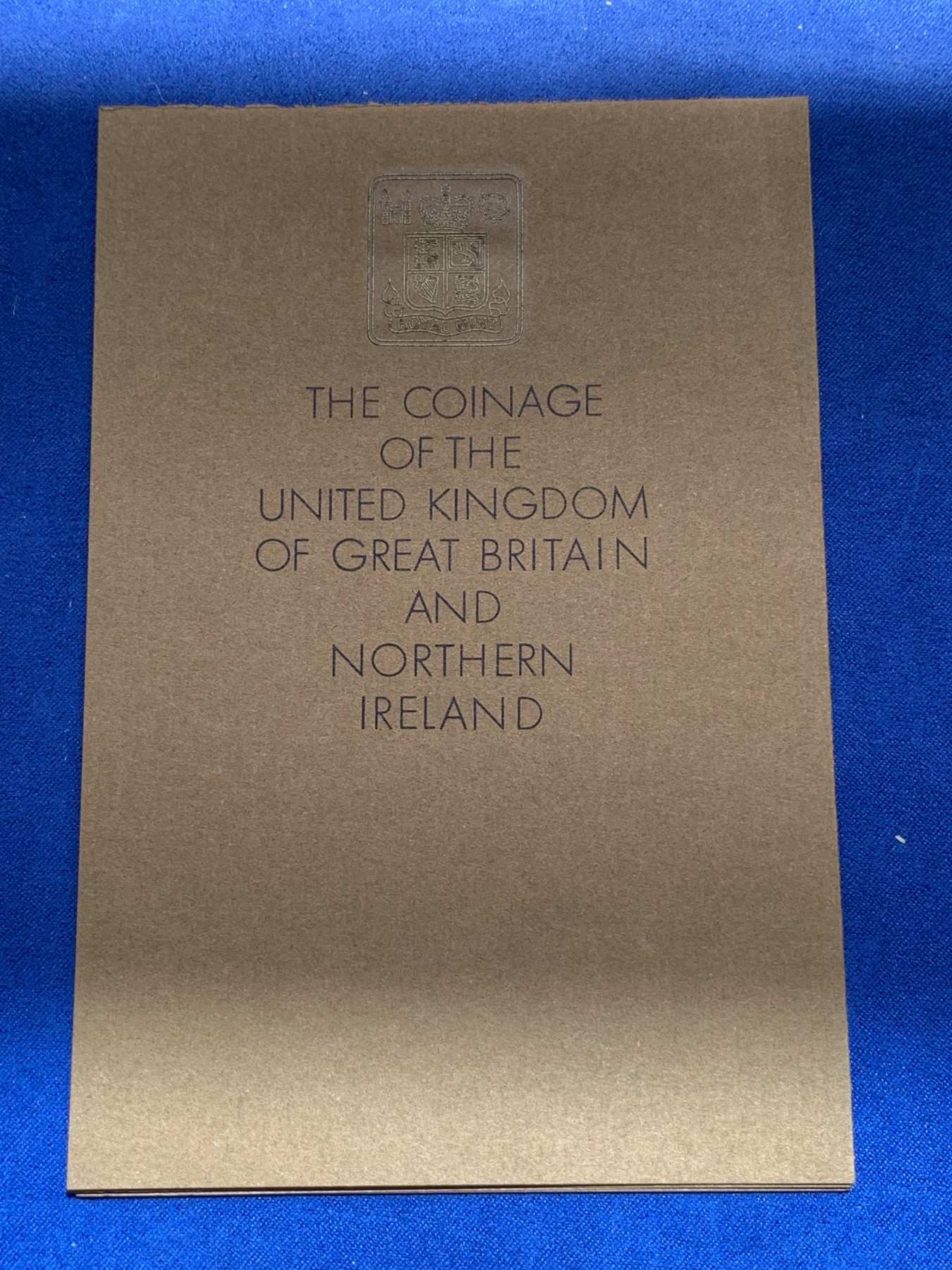 《竞宝斋》第201场-周日，周一 2场 (全场包邮) 英国伊丽莎白二世1970年精致套币，币制改革前最后一套精制币 盒证齐全