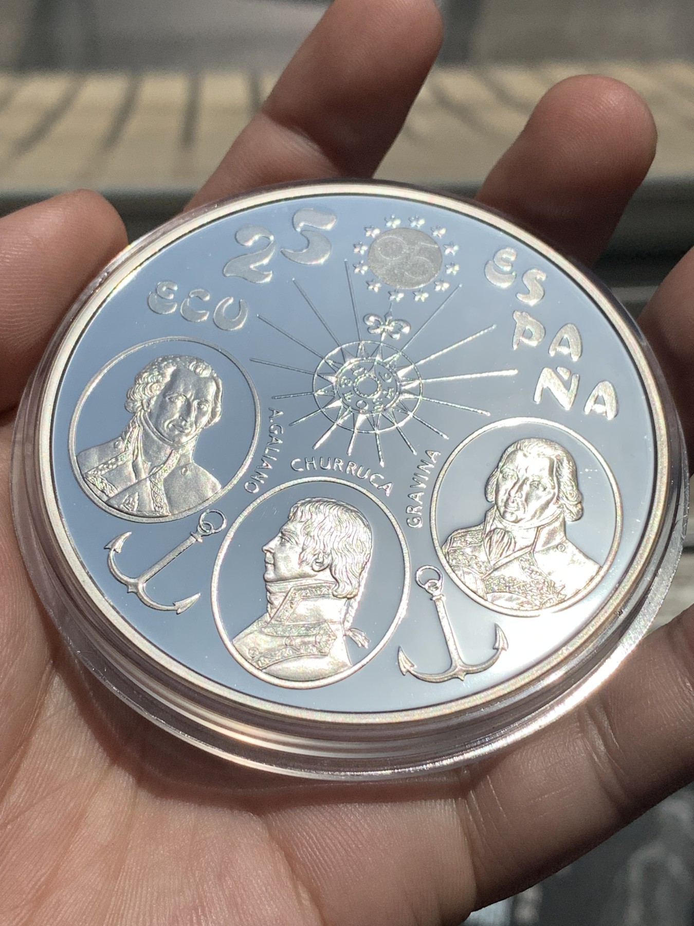 《竞宝斋》第201场-周日，周一 2场 (全场包邮) 西班牙1995年特立尼达战舰25ECU银币 168.75克，925银，原木盒