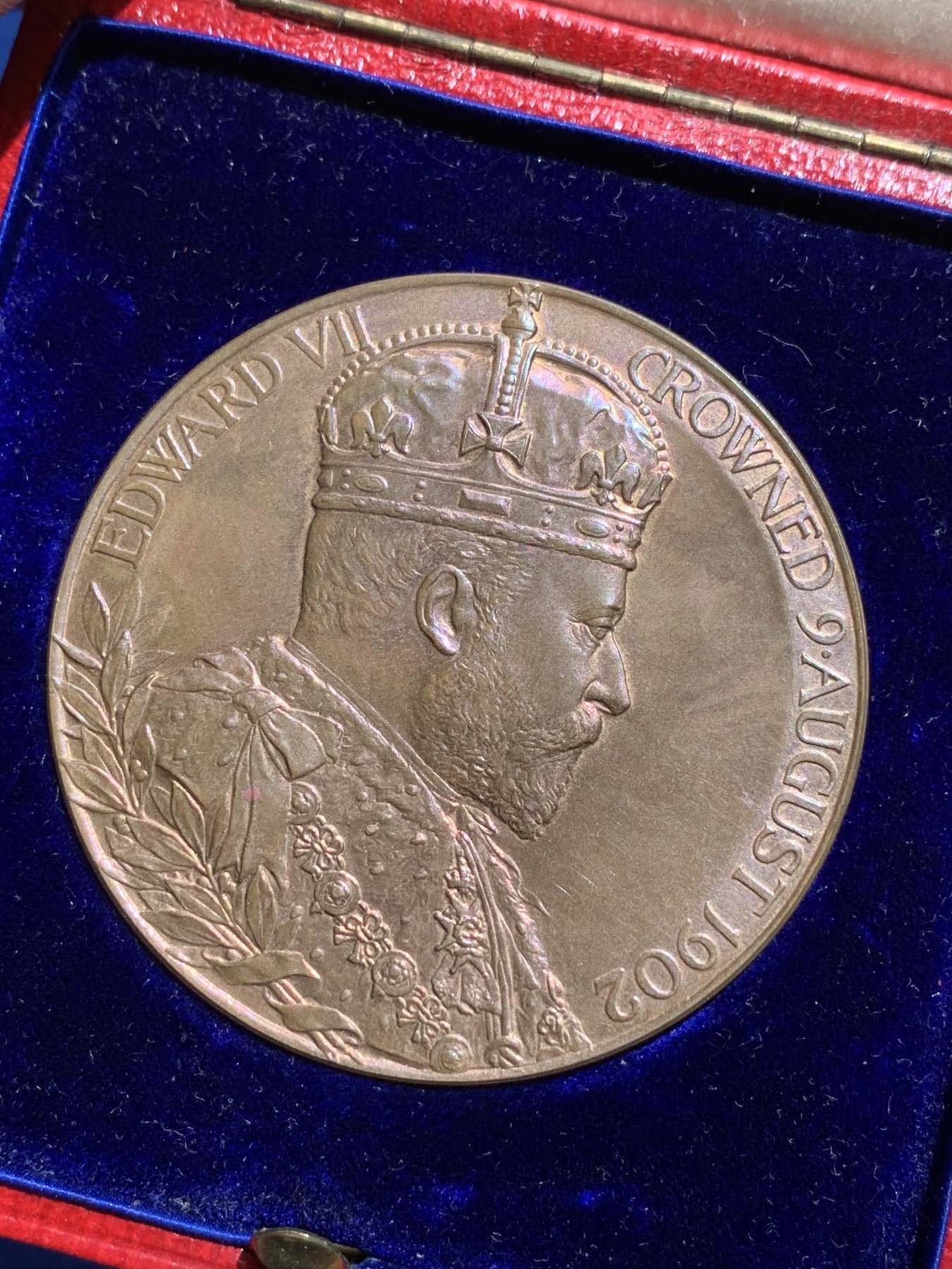 《竞宝斋》第201场-周日，周一 2场 (全场包邮) 1902年爱德华七世加冕大铜章，好品带原盒，55mm，80.6g