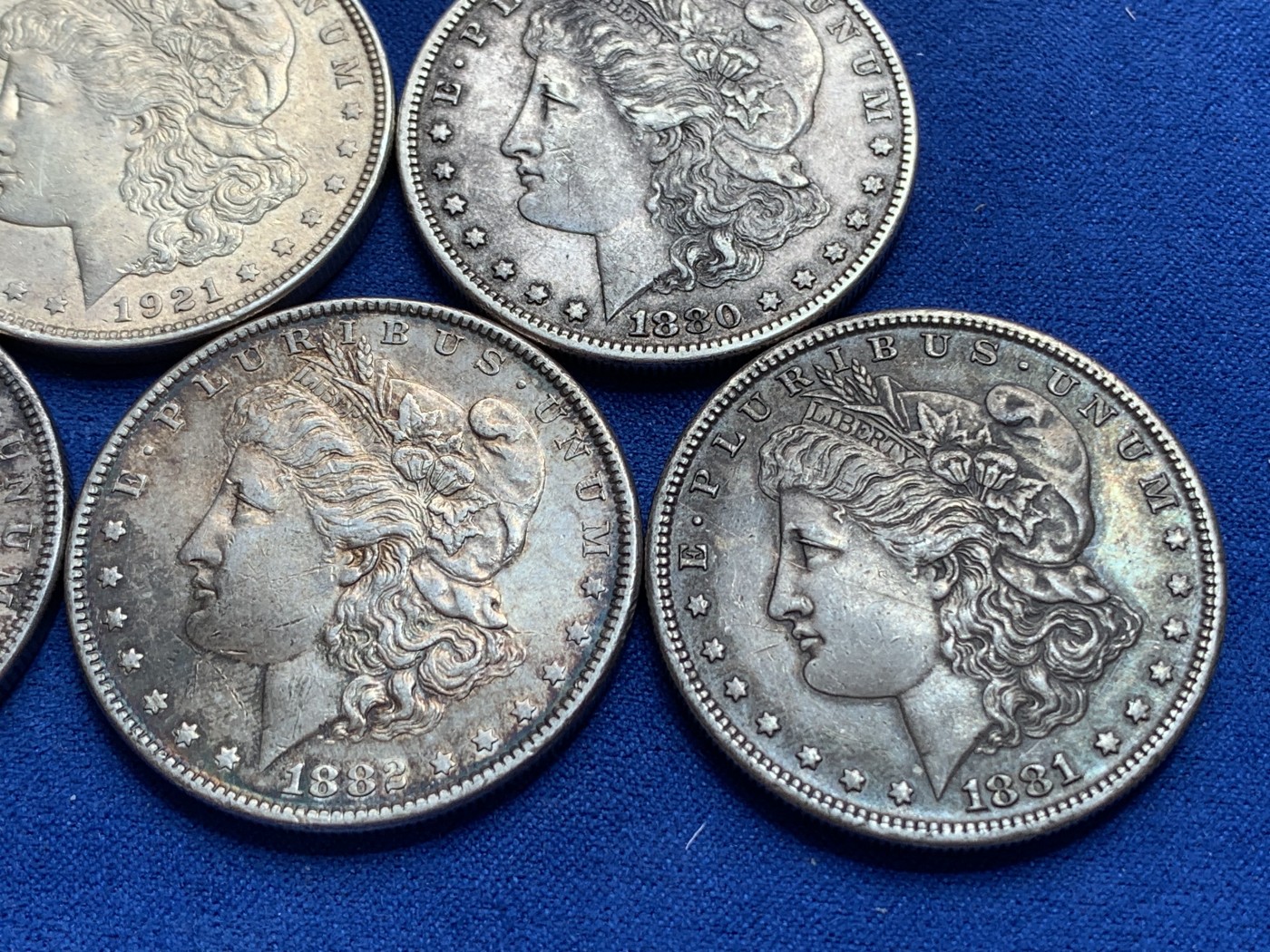 《竞宝斋》第201场-周日，周一 2场 (全场包邮) 5枚一组 美国 摩根银元 1880+1881+1882+1921两枚