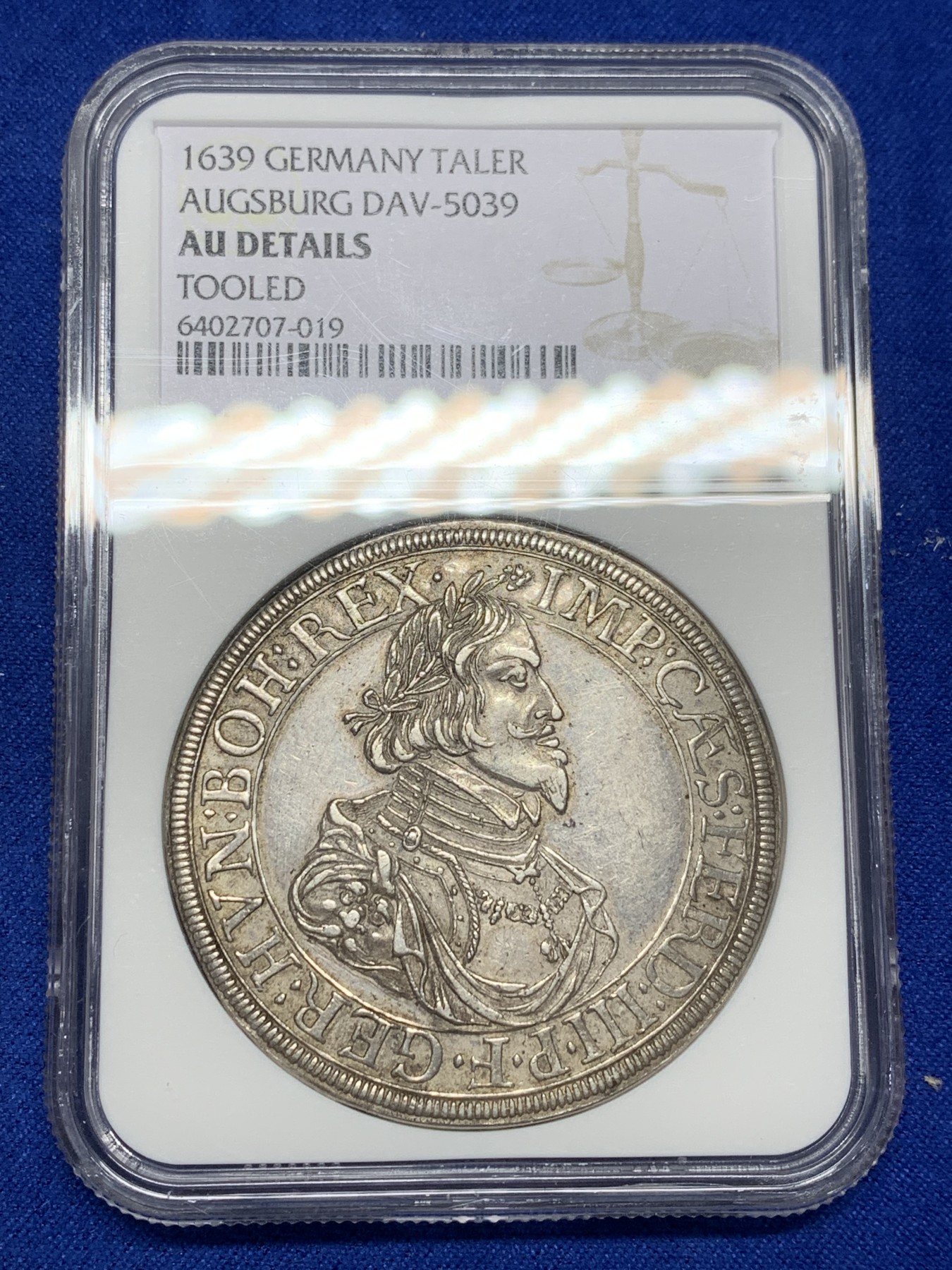 《竞宝斋》第201场-周日，周一 2场 (全场包邮) NGC AUD 德国 1639年 奥格斯堡城市景观1泰勒银币 味道很好