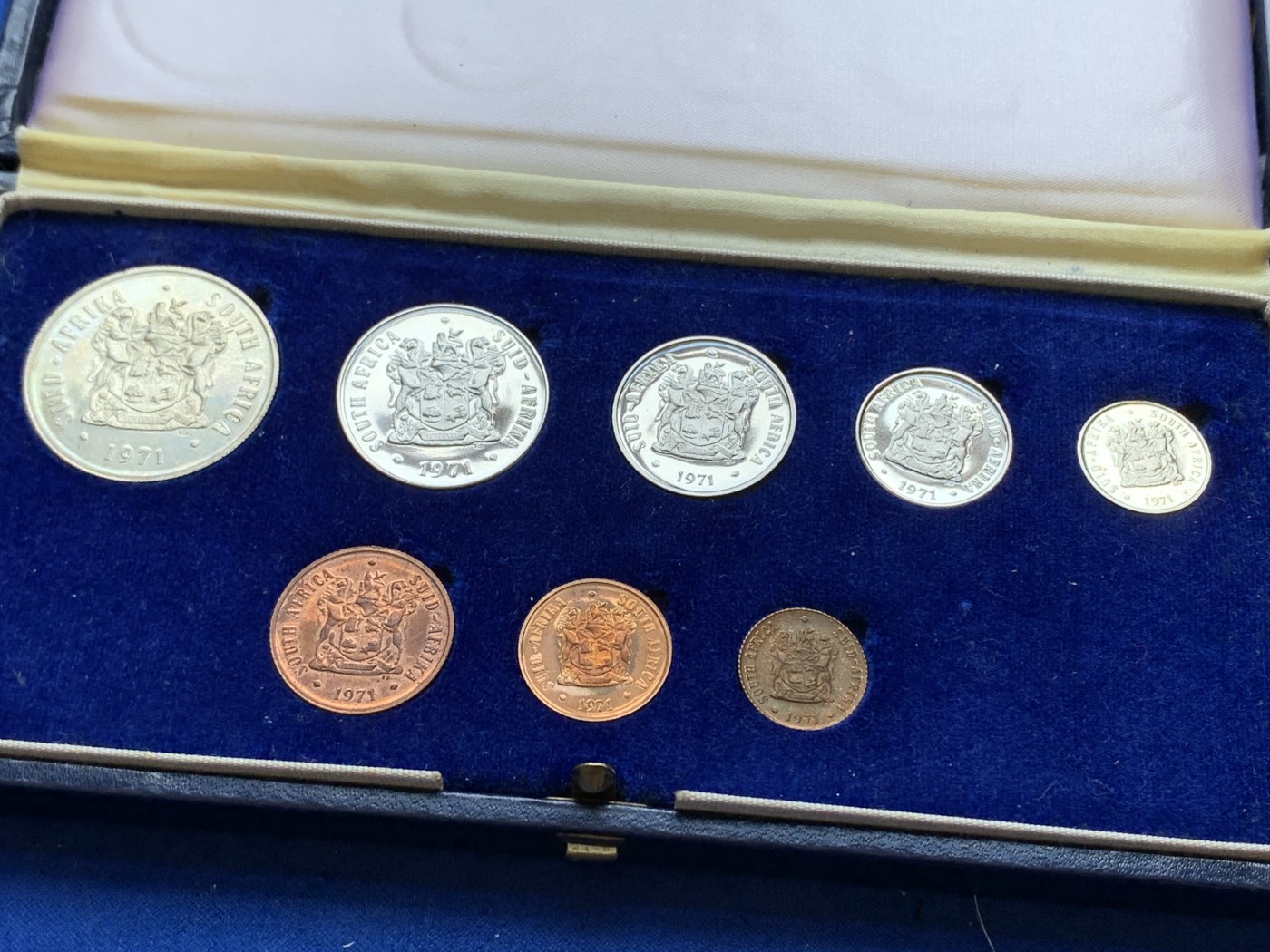 《竞宝斋》第201场-周日，周一 2场 (全场包邮) 南非 1971年套币最大最小2枚有氧化