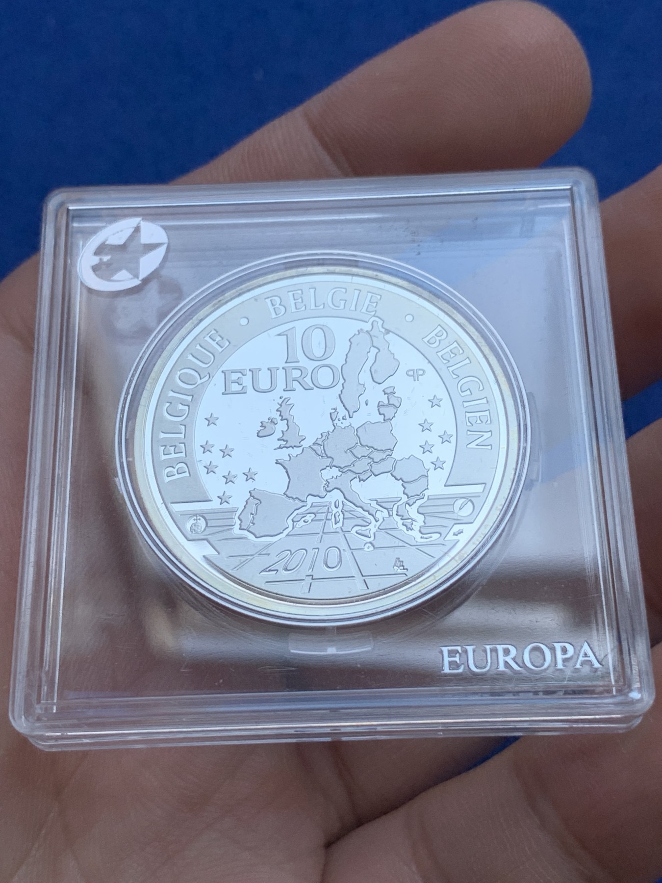 《竞宝斋》第201场-周日，周一 2场 (全场包邮) 比利时 2010年 非洲博物馆纪念 彩色大象 大银币 18.75克 925银