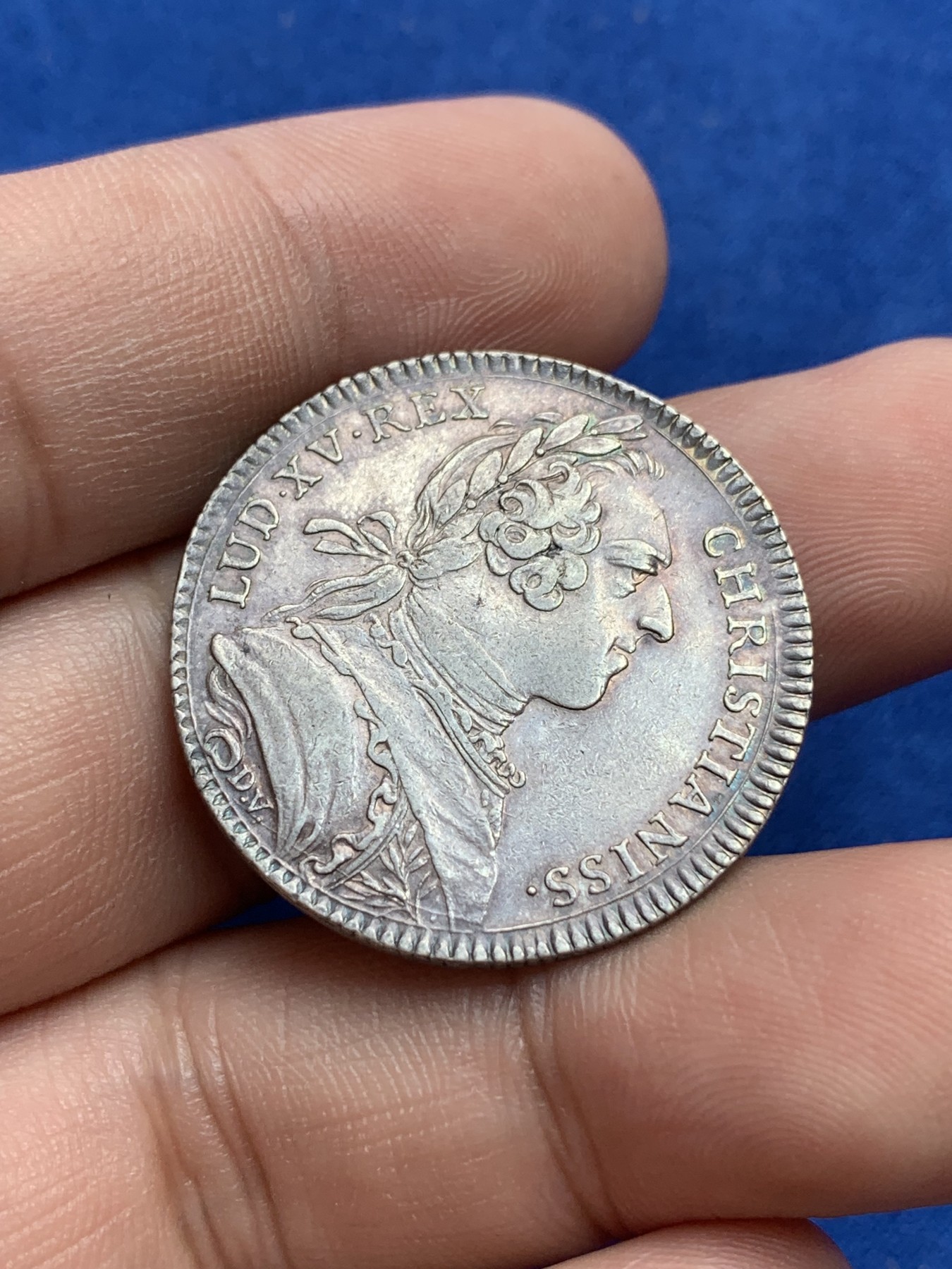 《竞宝斋》第201场-周日，周一 2场 (全场包邮) 法国 路易十五 圆形银质代币 地道包浆 细节非常好