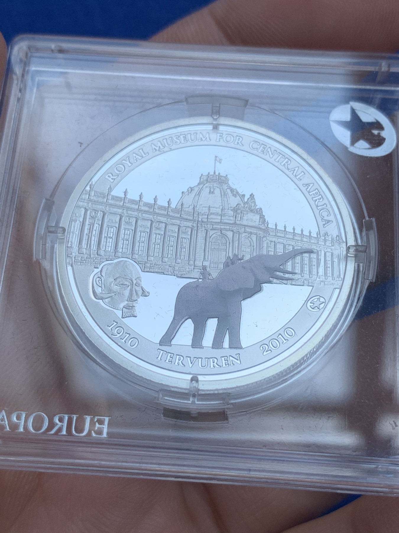 《竞宝斋》第201场-周日，周一 2场 (全场包邮) 比利时 2010年 非洲博物馆纪念 彩色大象 大银币 18.75克 925银