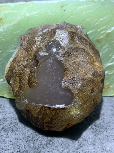 精美原皮高玉化冻料蒙料冰飘心战国红玛瑙手工影雕工艺无相佛意境把件(吊坠)一个 - 精美原皮高玉化冻料蒙料冰飘心战国红玛瑙手工影雕工艺无相佛意境把件(吊坠)一个