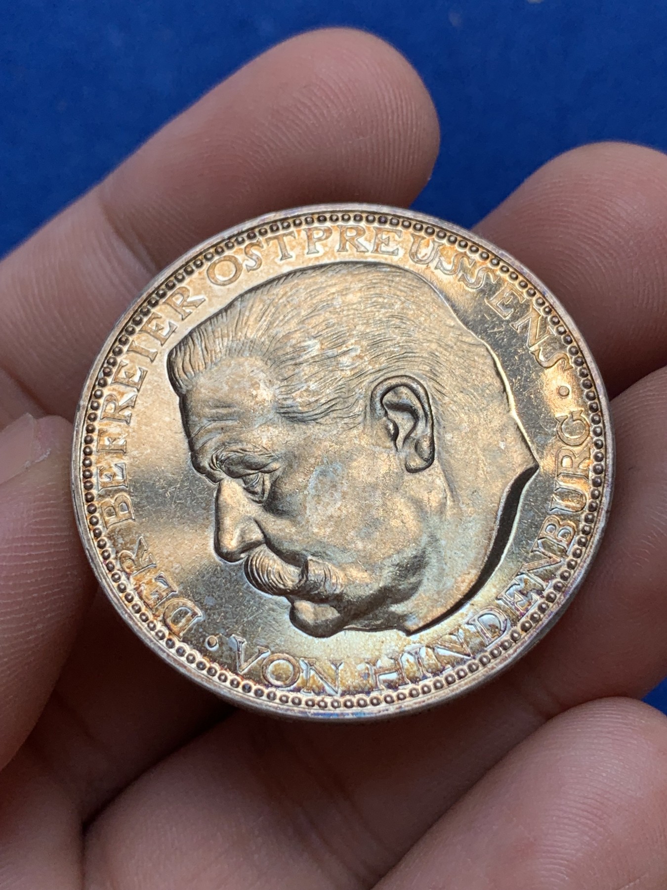 《竞宝斋》第201场-周日，周一 2场 (全场包邮) 1928年 德国 兴登堡 坦能堡大捷银章 淡金包浆 少见品种