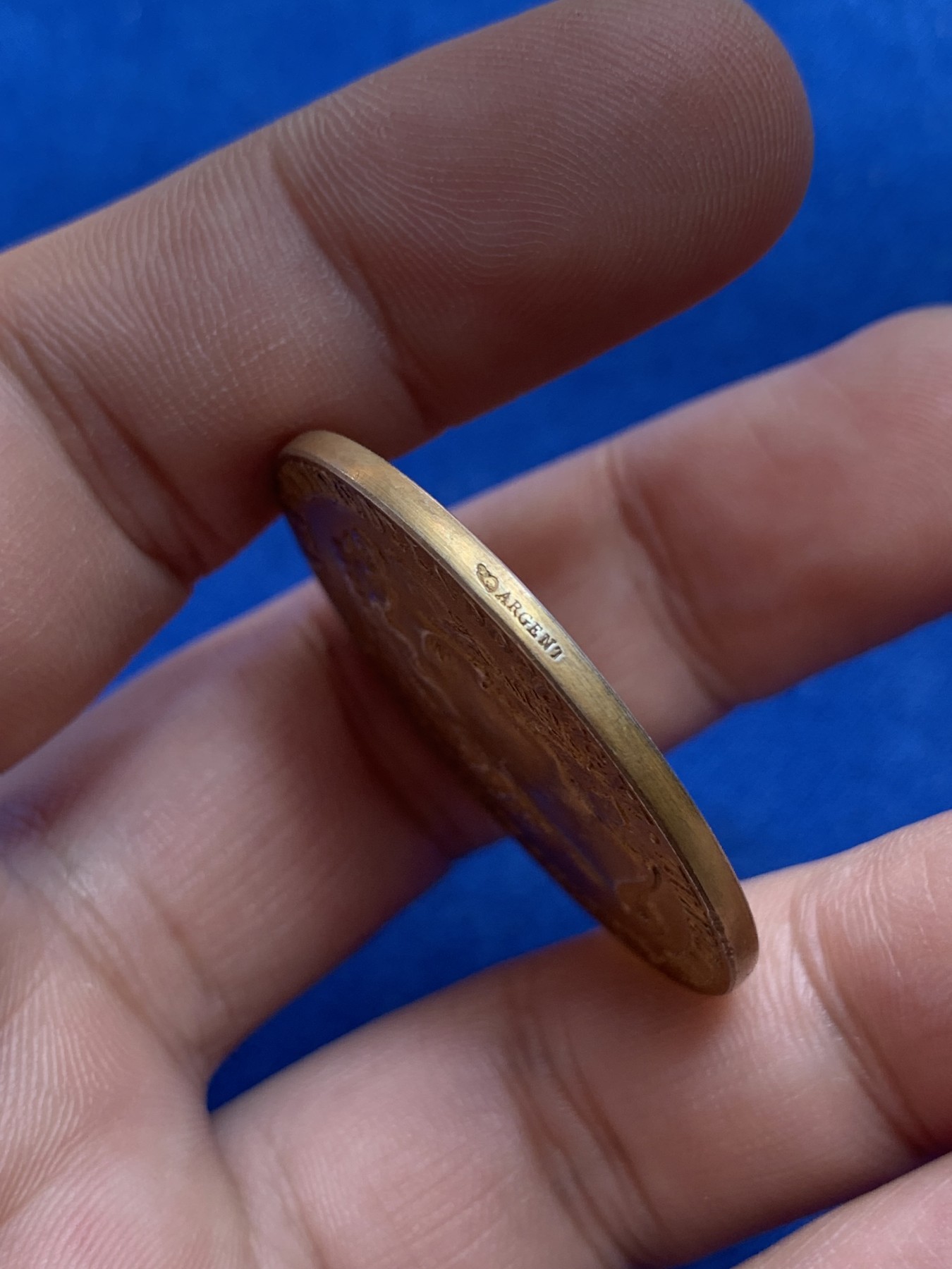 《竞宝斋》第201场-周日，周一 2场 (全场包邮) 法国农业玛丽安娜镀金银章   直径：35.8mm  重量：22.8g   边铭：丰饶角加银标