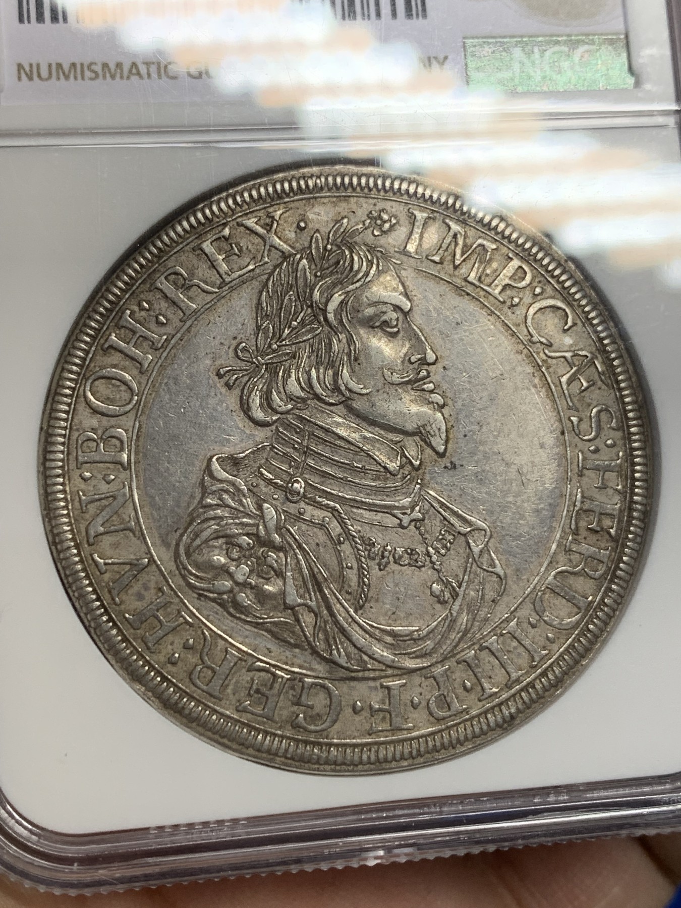 《竞宝斋》第201场-周日，周一 2场 (全场包邮) NGC AUD 德国 1639年 奥格斯堡城市景观1泰勒银币 味道很好