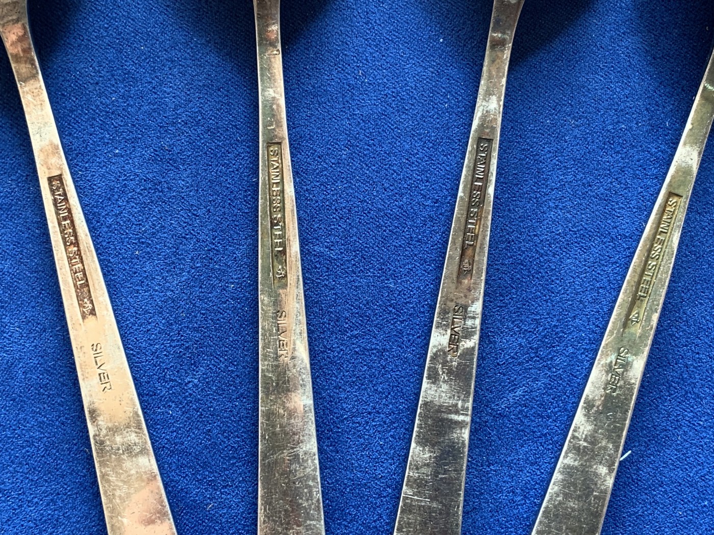 《竞宝斋》第201场-周日，周一 2场 (全场包邮) 银器 实用器银勺4把，总重169+克，都带SILVER银标