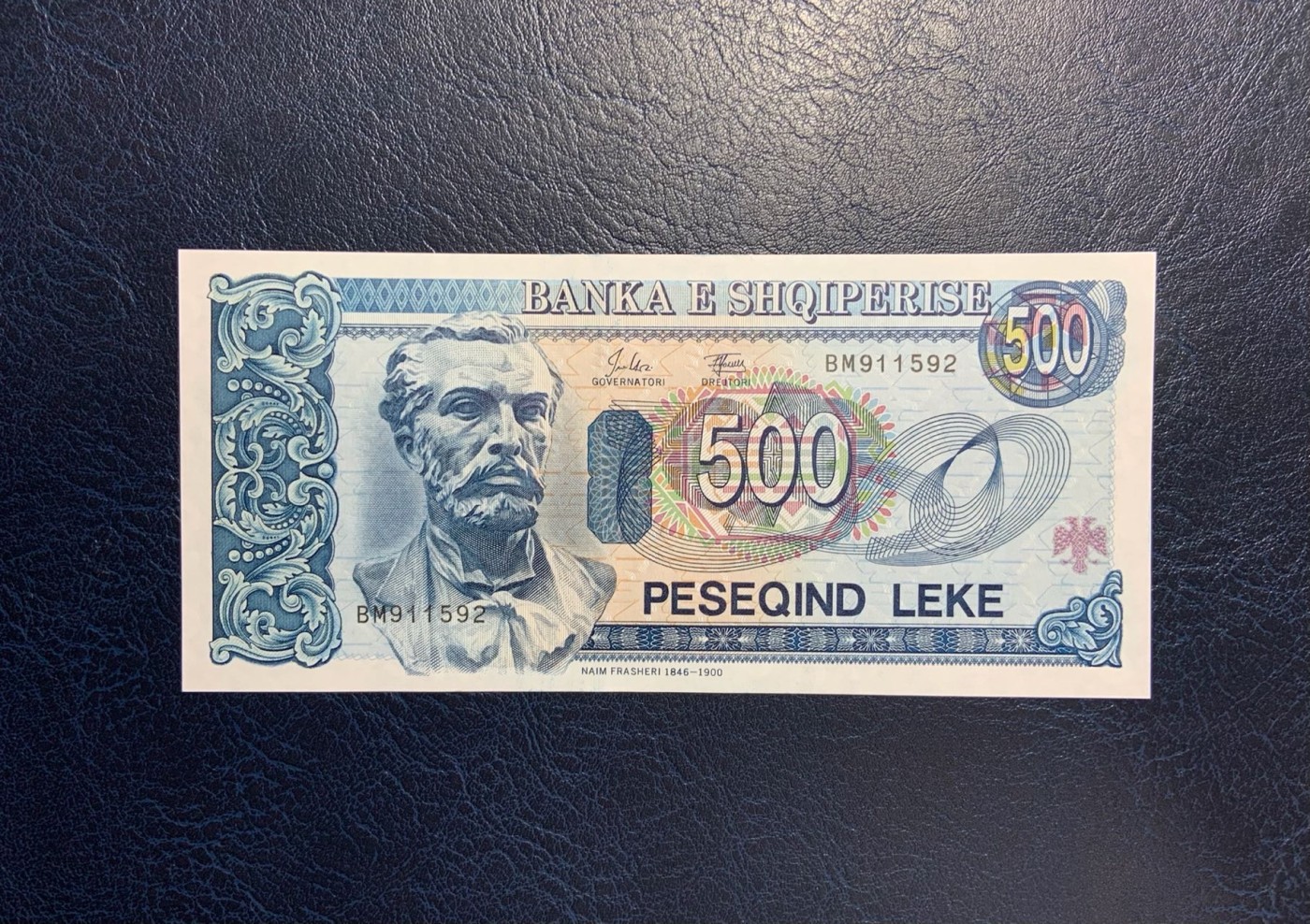 收藏联盟Quantum Auction 第292期拍卖  阿尔巴尼亚1994年500列克 品相全新UNC 号码无347  诗人，民族解放运动领导人 弗拉谢利