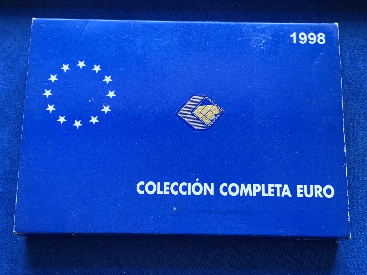《竞宝斋》第201场-周日，周一 2场 (全场包邮) 西班牙1998年皇家卫队系列 1/5/25/200EURO原盒套币（含金币34.55克+重达209克 925银） 1枚 34.55克 大金币900金+1枚168.75克大银币+1枚33.62克+1枚6.72克