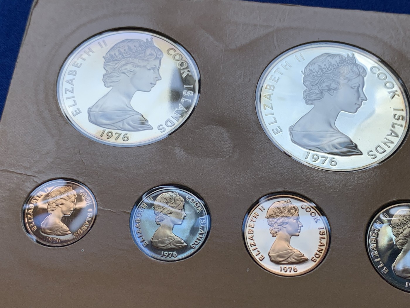《竞宝斋》第201场-周日，周一 2场 (全场包邮) 1976年库克群岛精制套币。最大的是银币