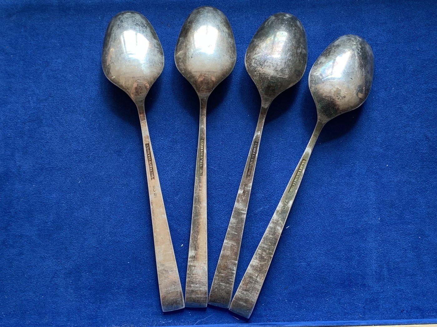 《竞宝斋》第201场-周日，周一 2场 (全场包邮) 银器 实用器银勺4把，总重169+克，都带SILVER银标