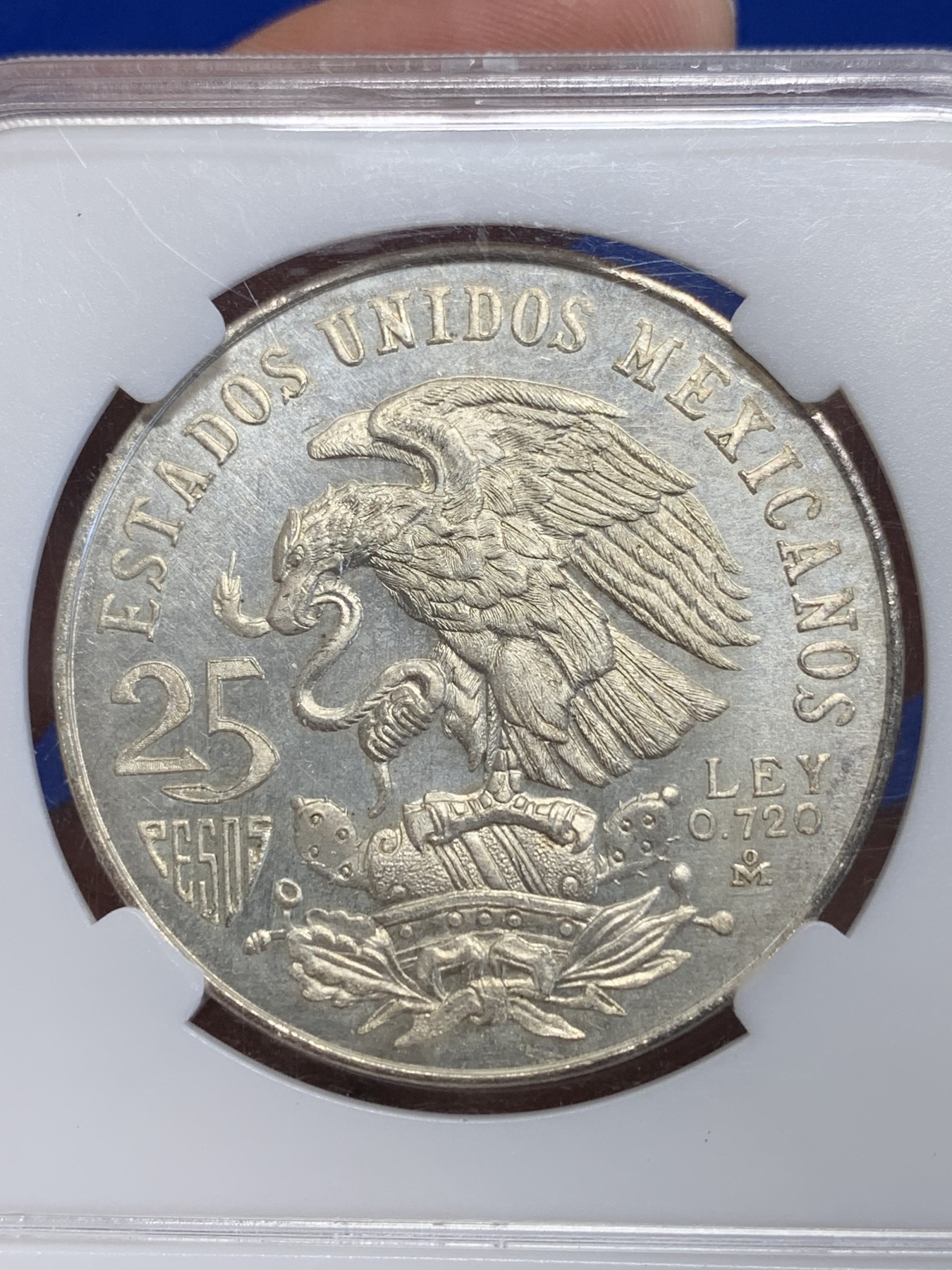 《竞宝斋》第201场-周日，周一 2场 (全场包邮) 墨西哥1968年 夏季奥运会纪念银币 保粹老盒子 64分