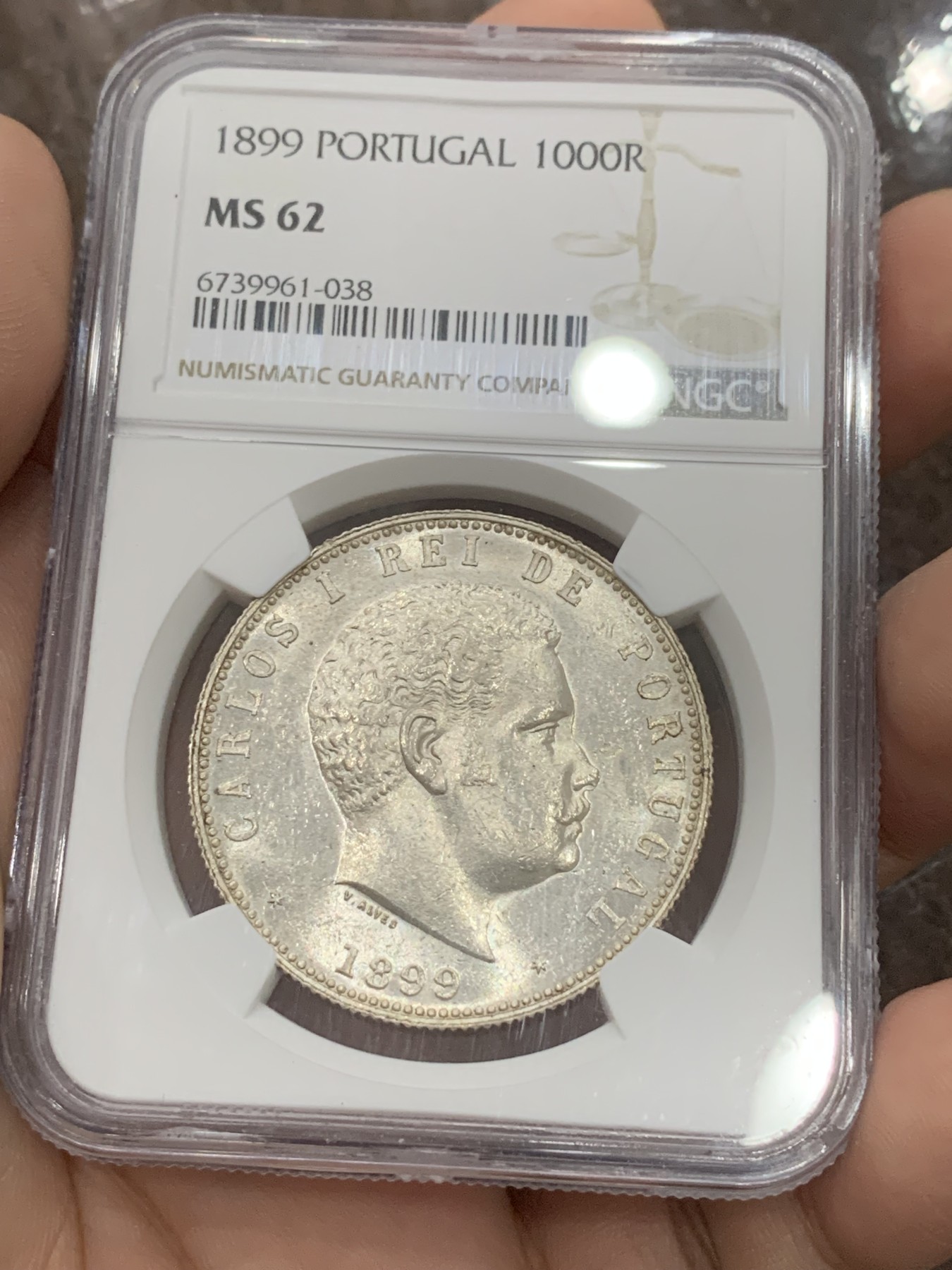 《竞宝斋》第201场-周日，周一 2场 (全场包邮) NGC MS62 葡萄牙1899年卡洛斯一世头像1000瑞斯银币， 状态出色