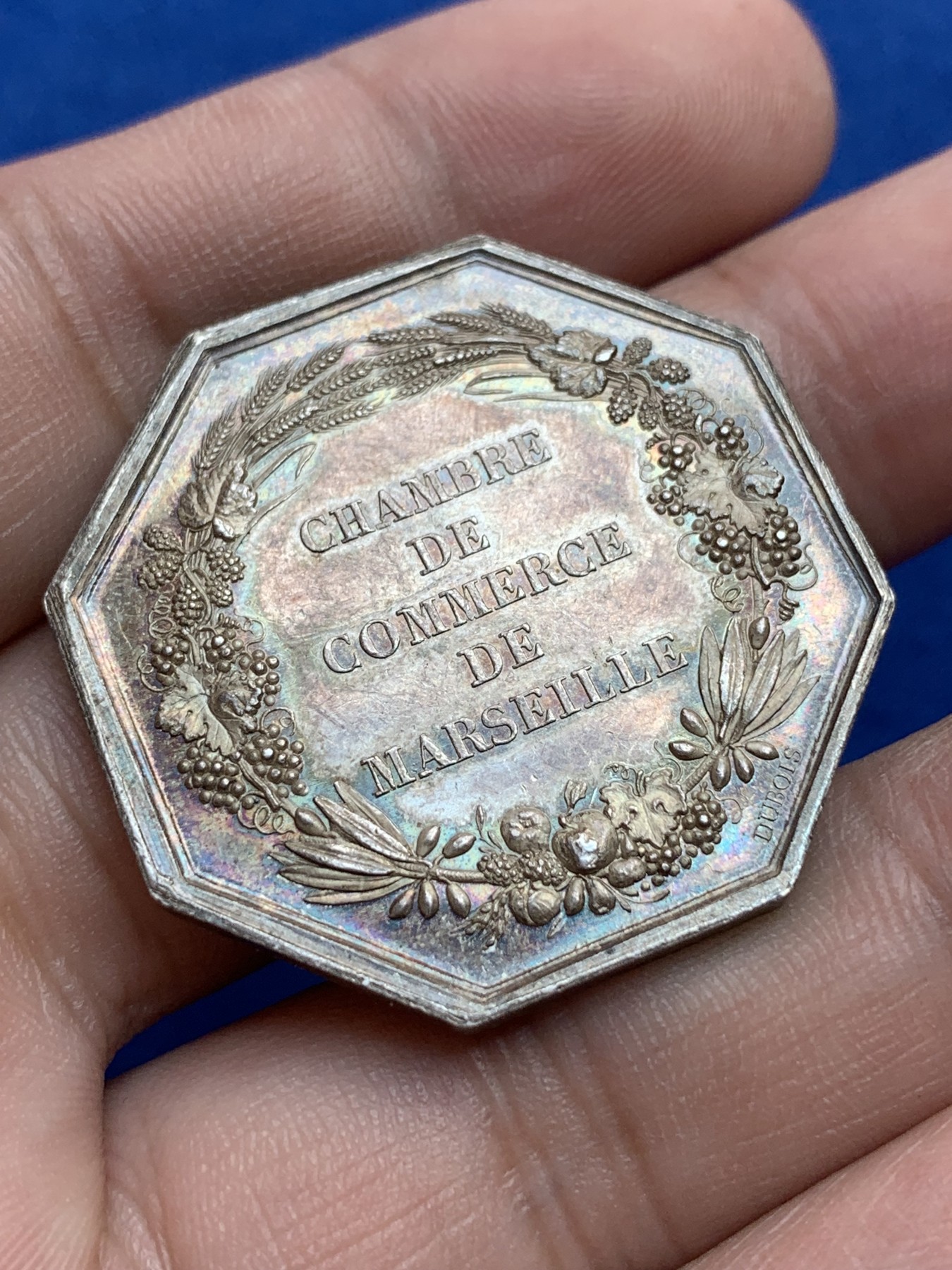 《竞宝斋》第201场-周日，周一 2场 (全场包邮) 法国1831年菲利普一世 马赛商会 高浮雕 银制JETON代用币 深彩包浆 可以送评 对角37.5mm 重18.9克