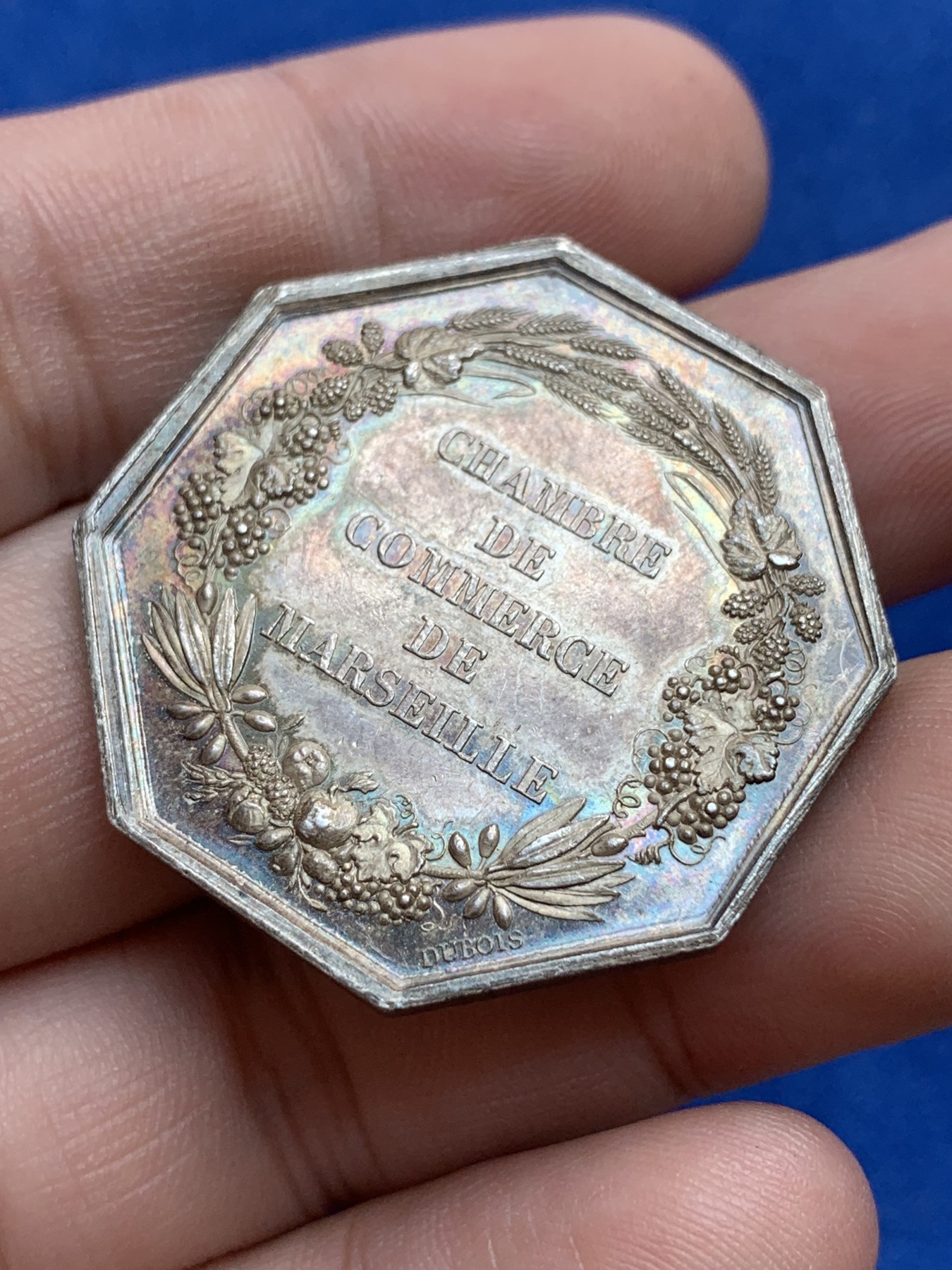 《竞宝斋》第201场-周日，周一 2场 (全场包邮) 法国1831年菲利普一世 马赛商会 高浮雕 银制JETON代用币 深彩包浆 可以送评 对角37.5mm 重18.9克