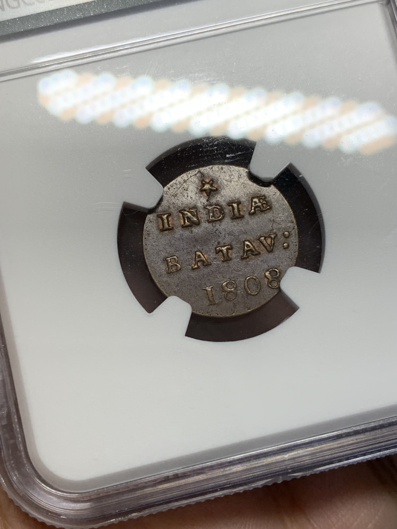 《竞宝斋》第201场-周日，周一 2场 (全场包邮) NGC-MS61BN 1808年荷属东印度1/2D铜辅币，早期荷属东印度，稀见MS品质。小狮子鬃毛细节可见，铜光犹存，保存不易。