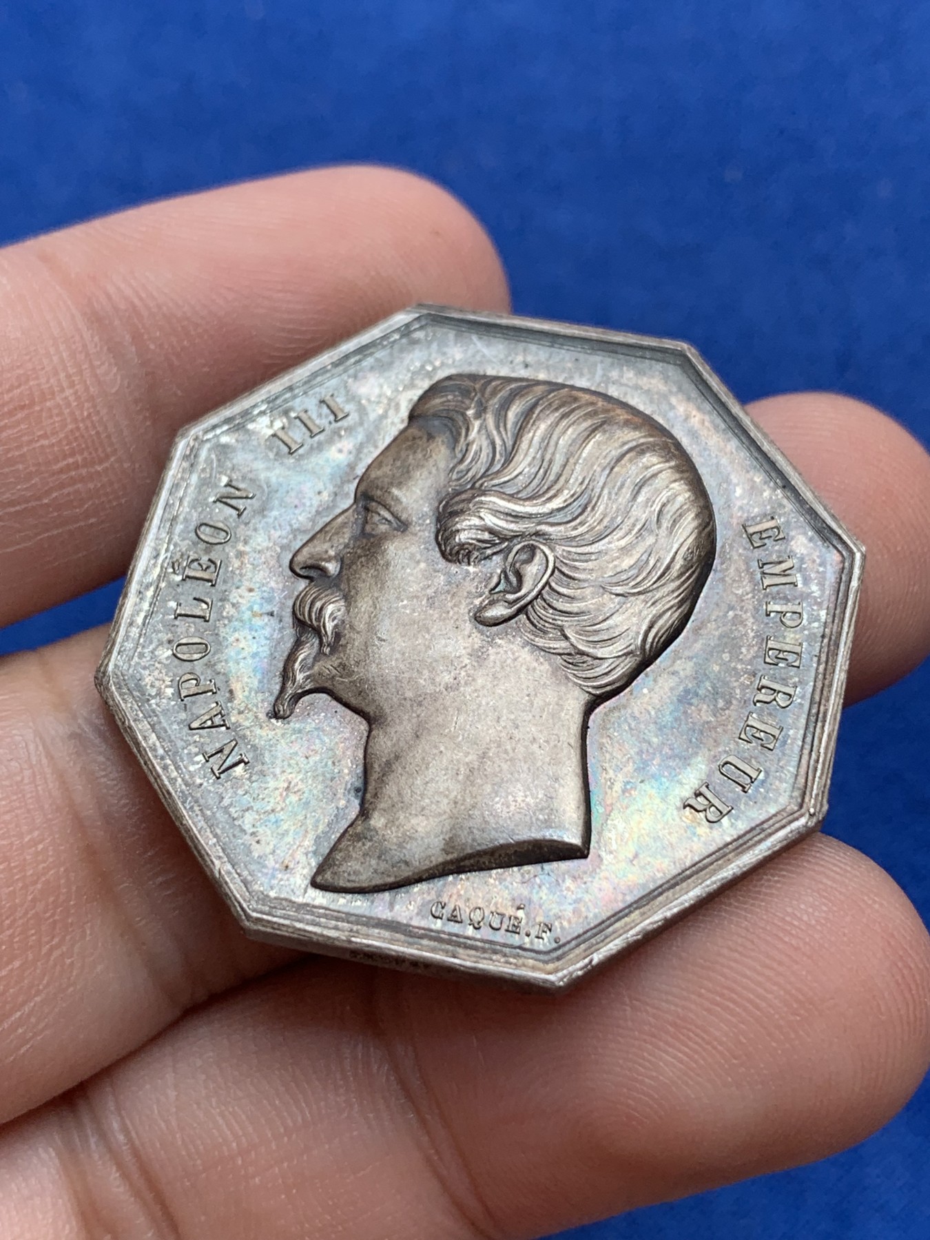 《竞宝斋》第201场-周日，周一 2场 (全场包邮) 法国1852年拿破仑三世 马赛商会 高浮雕 银制JETON代用币 大规格 好包浆 可以送评 对角37.8mm  18.8克