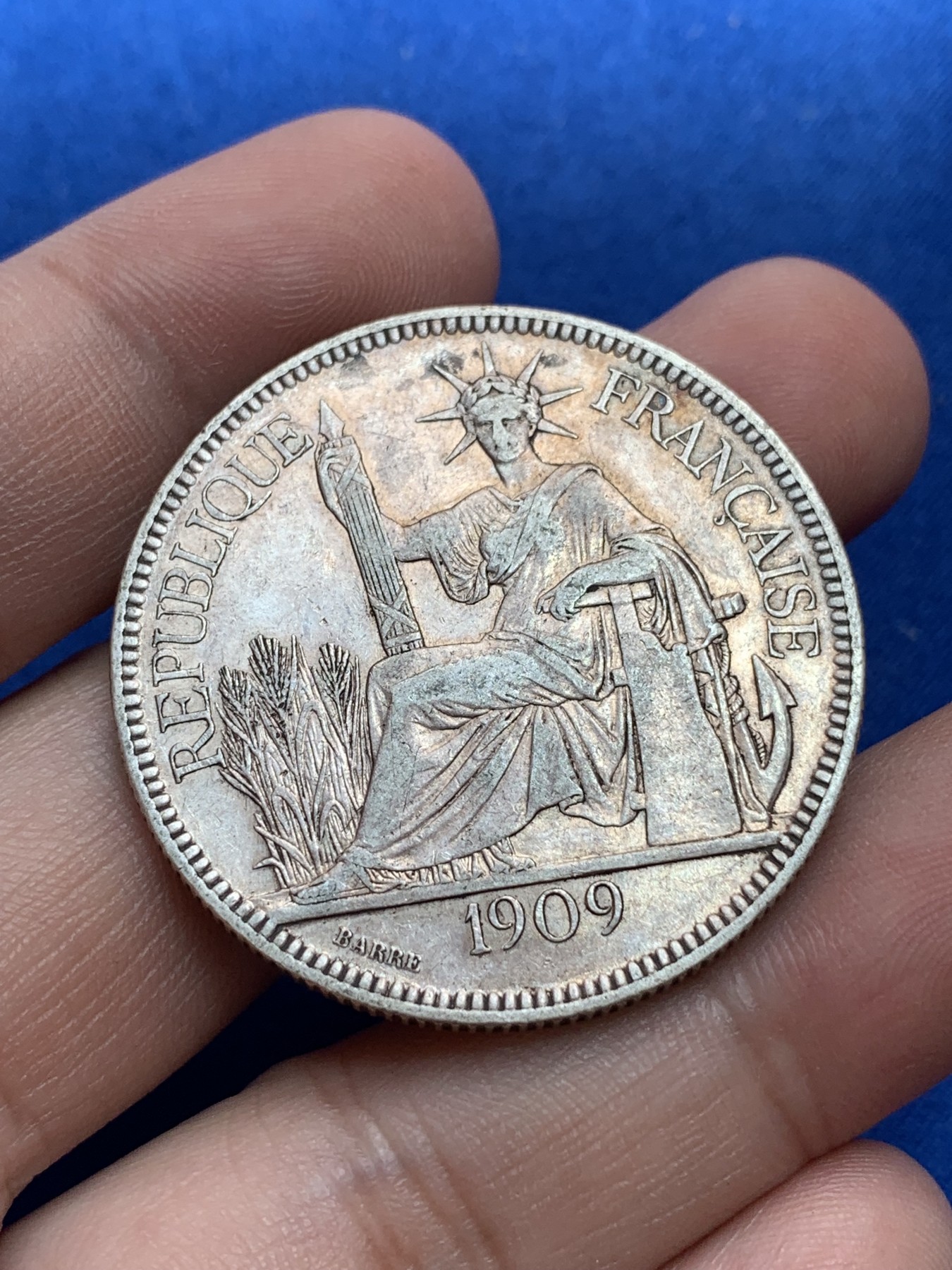 《竞宝斋》第201场-周日，周一 2场 (全场包邮) 法属印支坐洋一元银币，1909年A版