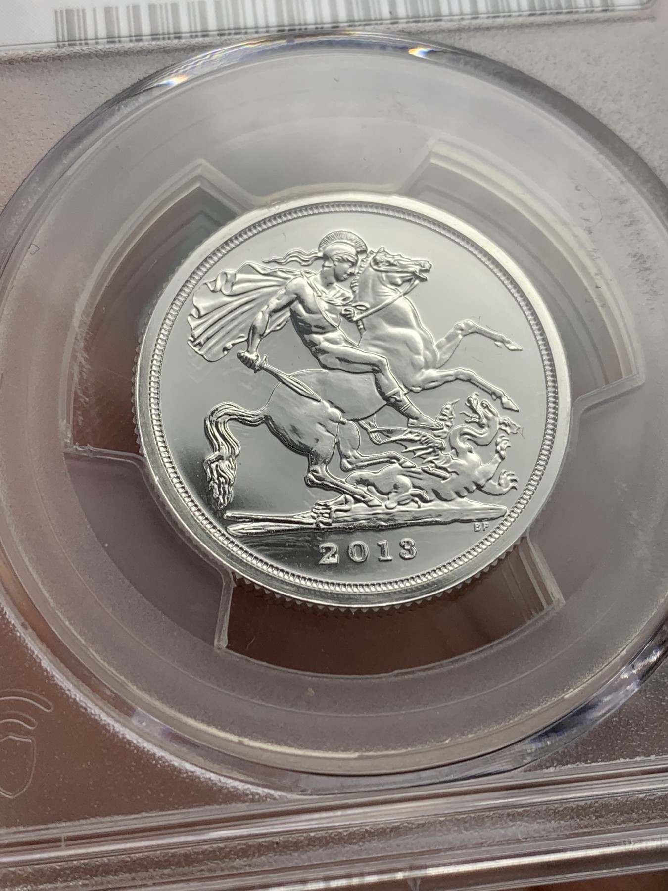《竞宝斋》第201场-周日，周一 2场 (全场包邮) PCGS MS68 2013年英国伊丽莎白二世女王20英镑 圣乔治屠龙马剑银币 亚军分