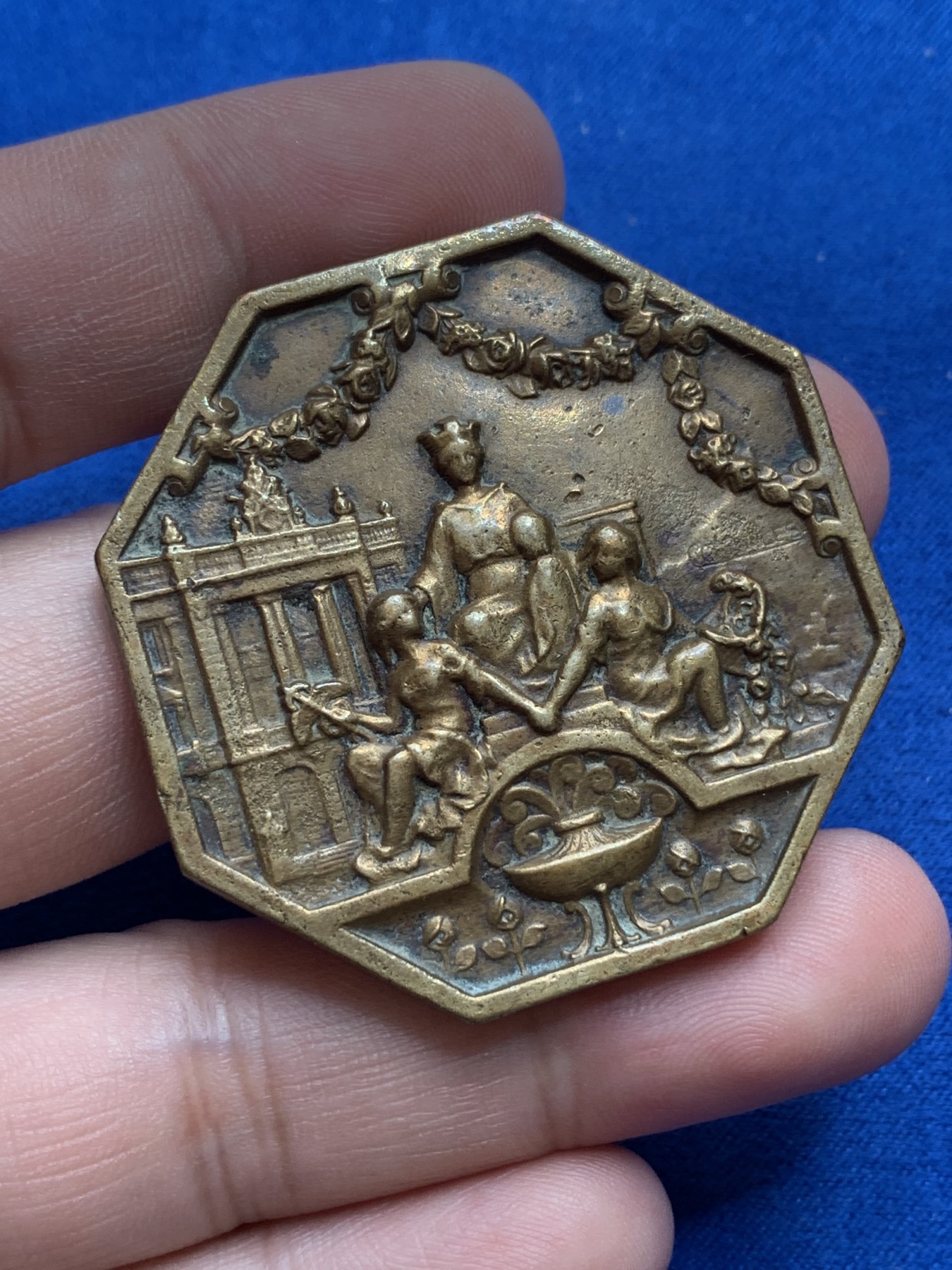 《竞宝斋》第201场-周日，周一 2场 (全场包邮) 法国滨海阿尔卑斯商会八角大铜章  直径：45.3mm 重量：47g   边铭：铜标