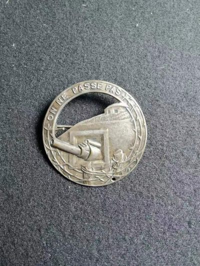 盛世勋华——号角文化勋章邮票专场拍卖第139期 - 法国二战马奇诺防线防守部队证章“他们不得通过”纪念徽章，结果成了大笑话