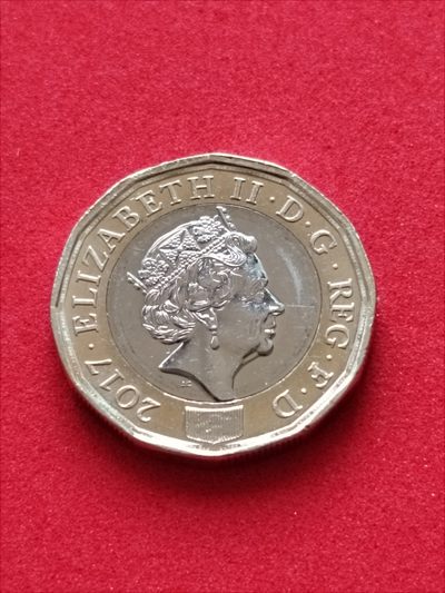 布加迪🐬～世界钱币🌾第44期 /  各国币专场  - 英国🇬🇧 2017 年 皇冠版👑 1英镑 双色币 美品