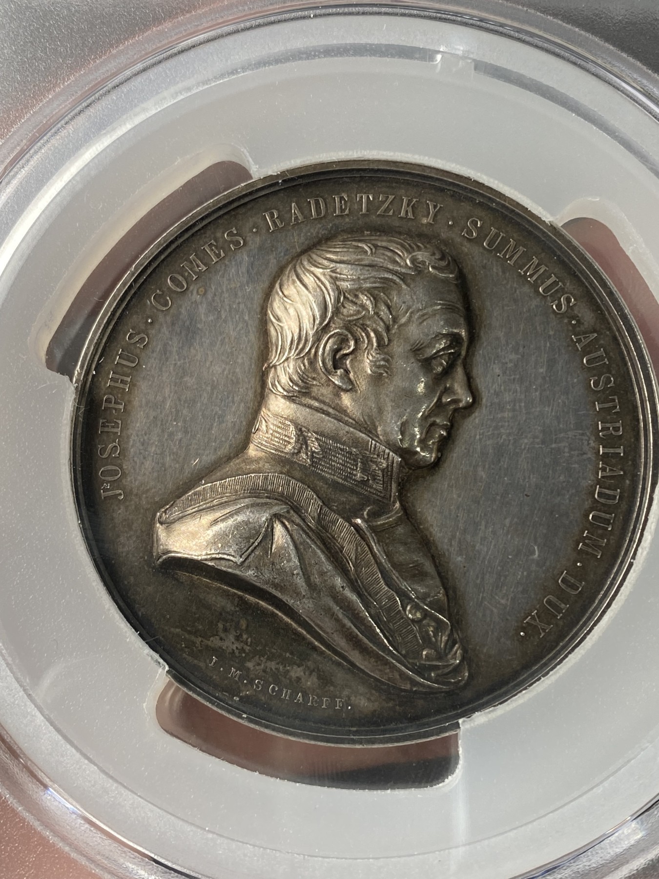 万国钱币拍卖第017期（中秋—国庆花好月圆夜特辑） PCGS SP62 1849年奥地利弗朗茨一世时期拉代茨基伯爵在意大利凯旋纪念大银章 金彩高浮雕 奥地利算是章牌中的贵族 57MM 70G