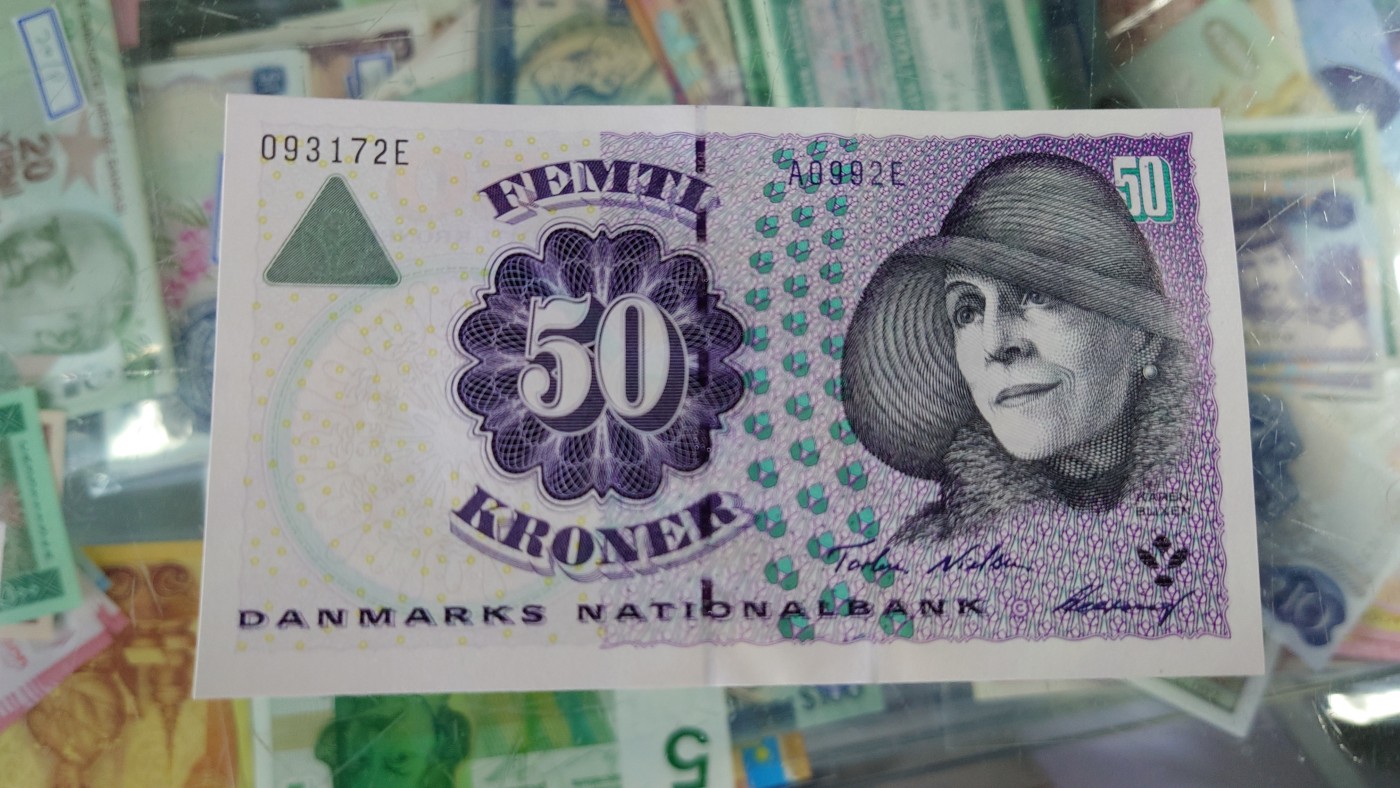 【世界钱币】精选微拍第75期暨2023年第二十二期 部分最新卖剩新品裸钞(有5000卢布AA等) 十月中下旬会有大量新货(优先本群里卖，卖剩的才挂拍卖欢迎关注) 【已售出】1999年丹麦50克朗 初版全新绝品尾号172