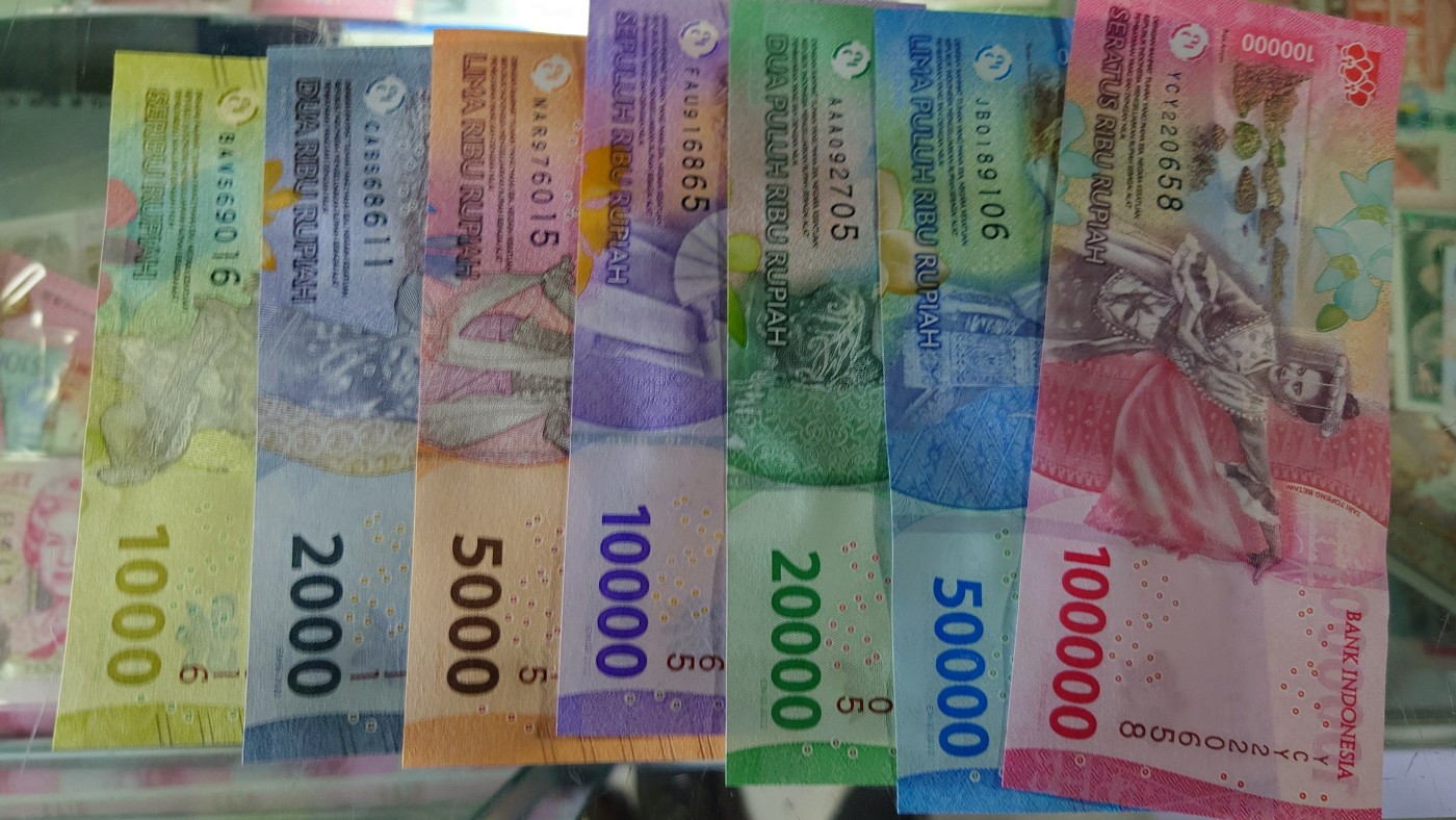 【世界钱币】精选微拍第75期暨2023年第二十二期 部分最新卖剩新品裸钞(有5000卢布AA等) 十月中下旬会有大量新货(优先本群里卖，卖剩的才挂拍卖欢迎关注) 2022年印度尼西亚7张全套 全新绝品无4(一)