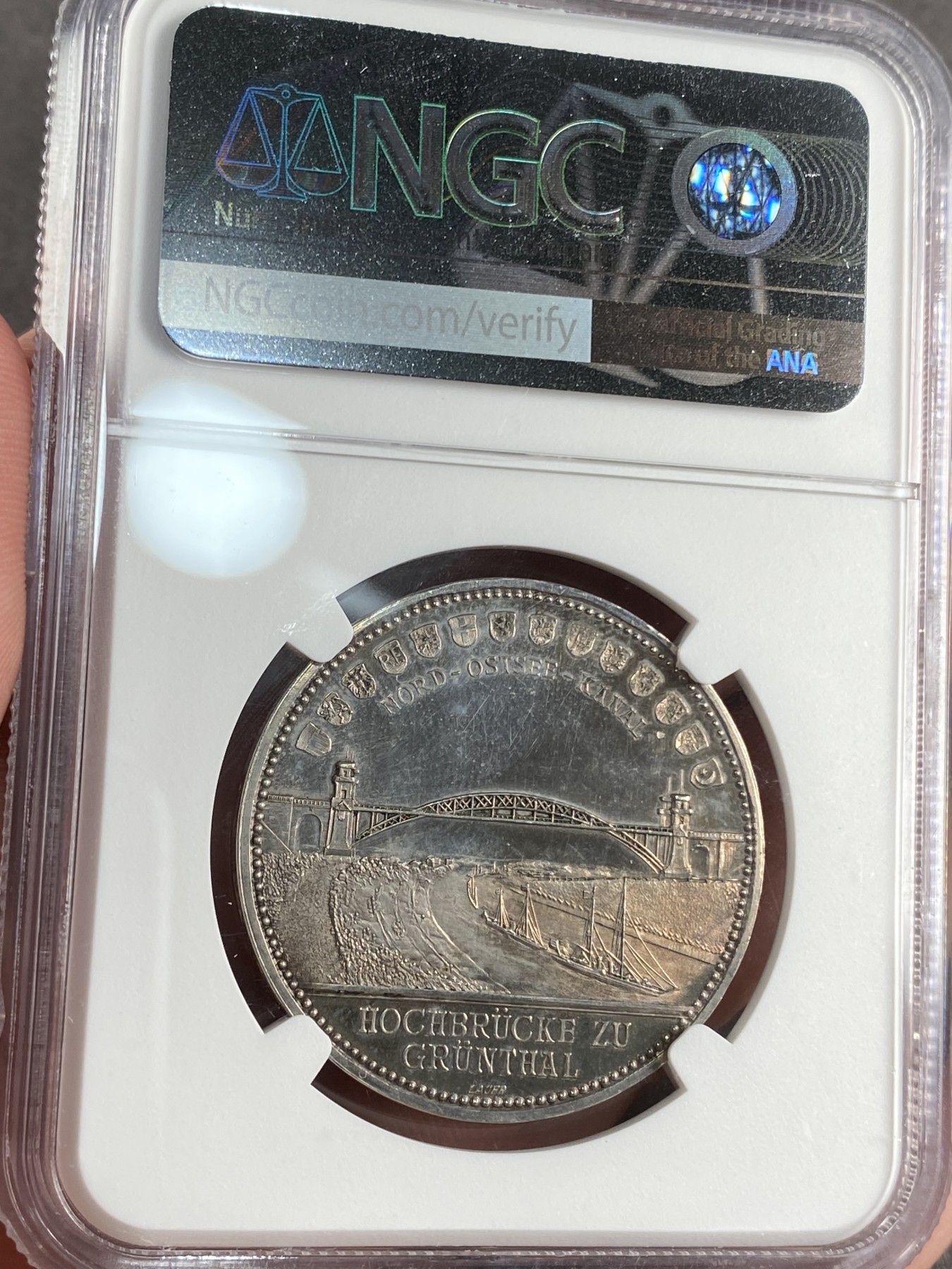 万国钱币拍卖第017期（中秋—国庆花好月圆夜特辑） NGC MS62PL 1895年德国威廉二世戎装纪念基尔大桥通航镜面银章 经典品种 正面与渤海章同模