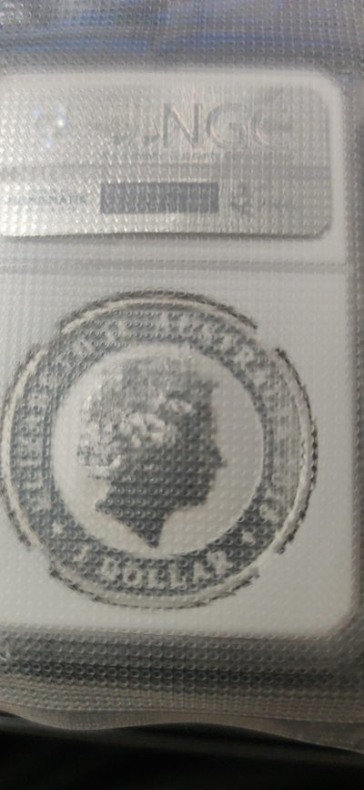 燕姐换藏第60拍 澳大利亚2015年普制一元翠鸟加盖生肖羊银币