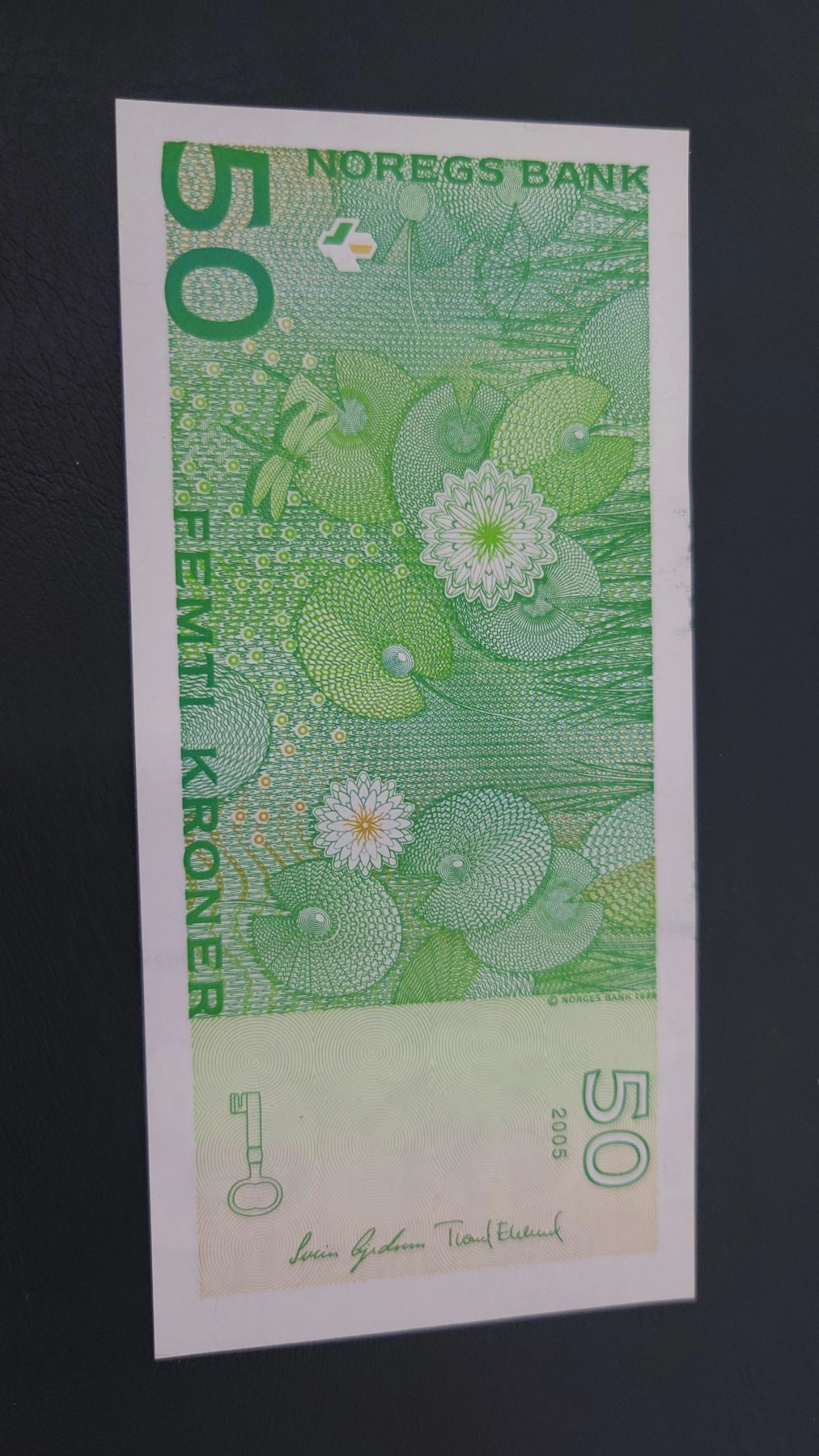 【世界钱币】精选微拍第75期暨2023年第二十二期 部分最新卖剩新品裸钞(有5000卢布AA等) 十月中下旬会有大量新货(优先本群里卖，卖剩的才挂拍卖欢迎关注) 2005年挪威50克朗 全新绝品无47