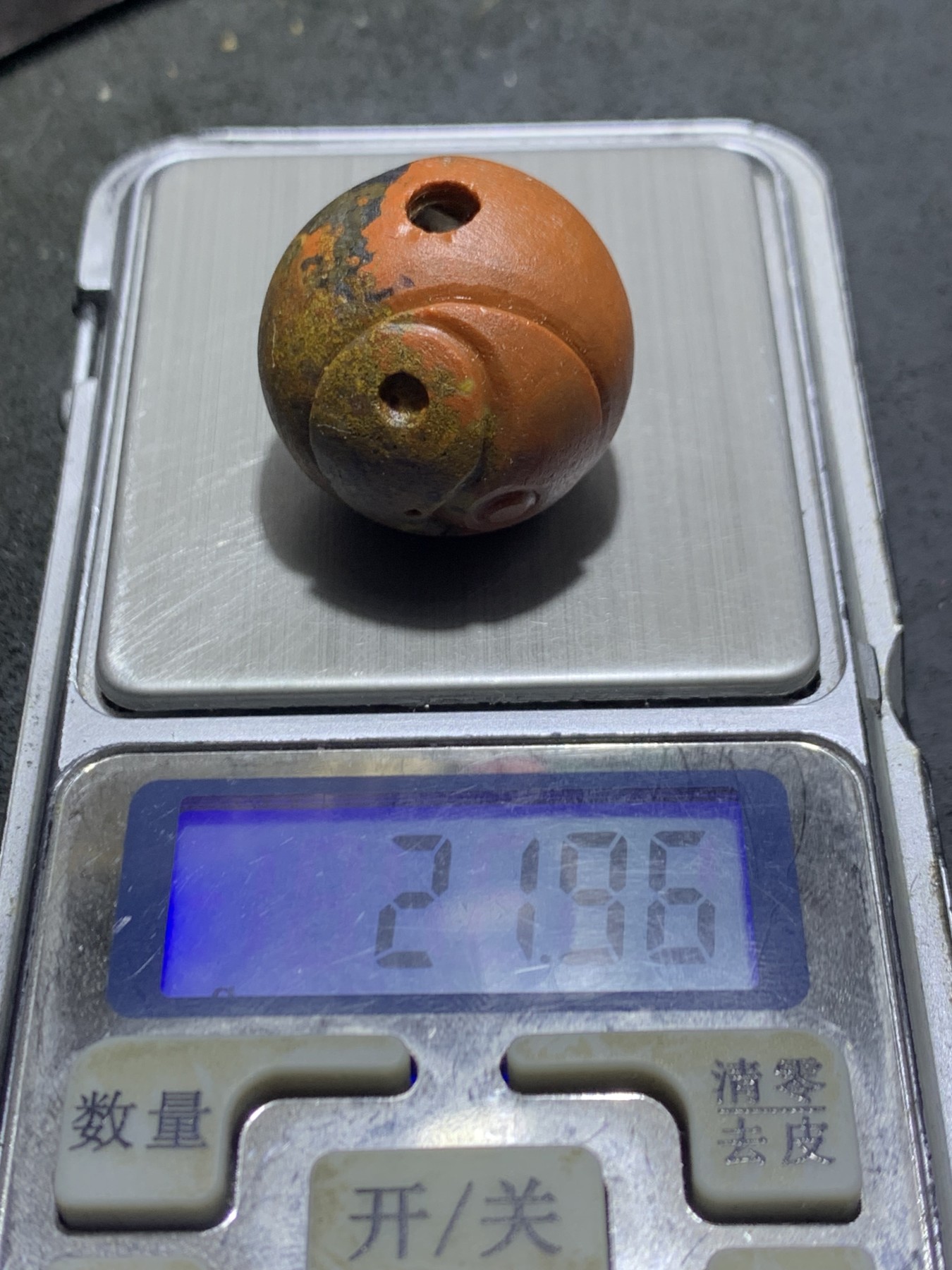 冰飘亚光草花纹战国红玛瑙手工俏色巧雕太极阴阳鱼随形圆珠一个