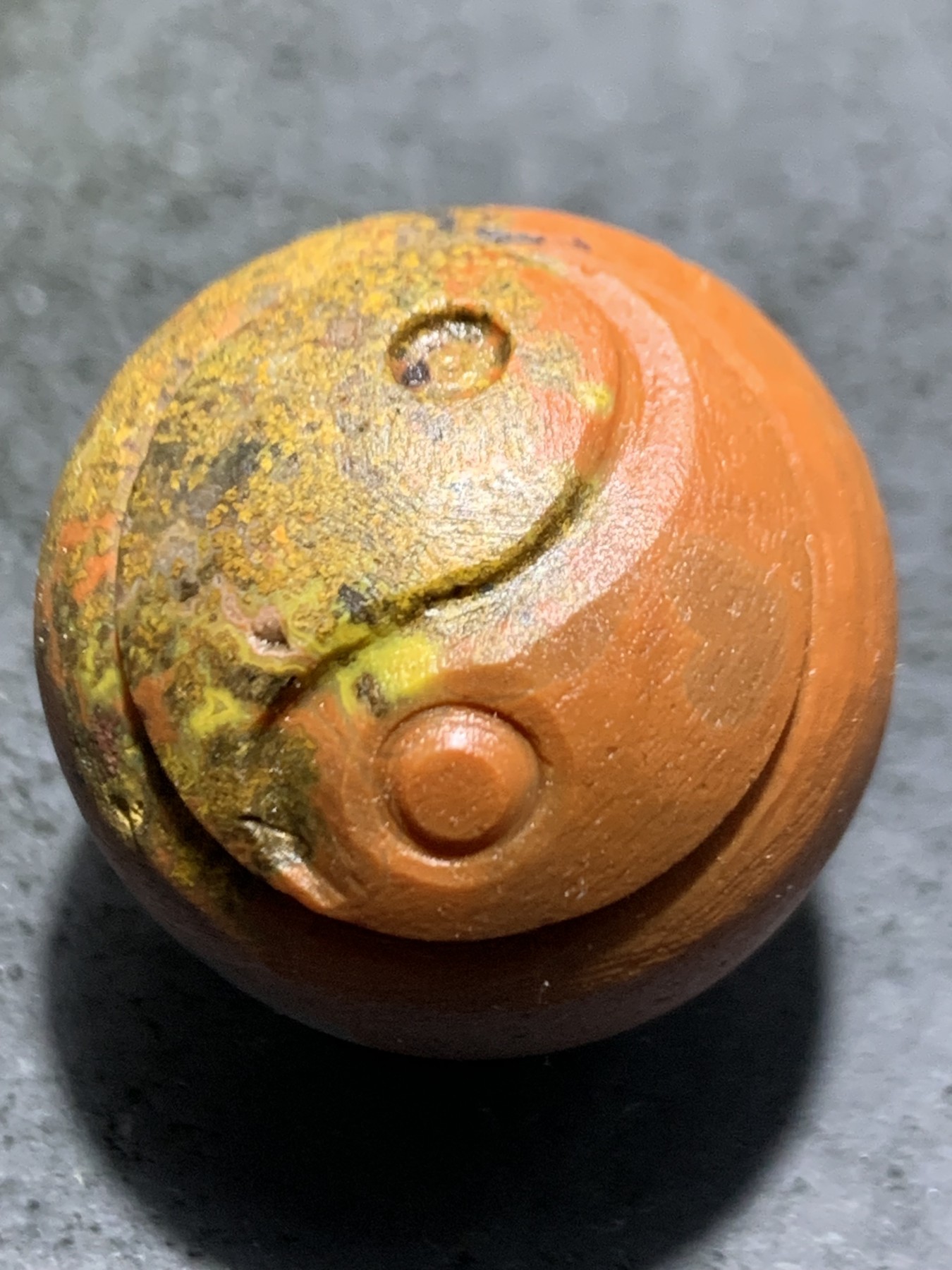 冰飘亚光草花纹战国红玛瑙手工俏色巧雕太极阴阳鱼随形圆珠一个