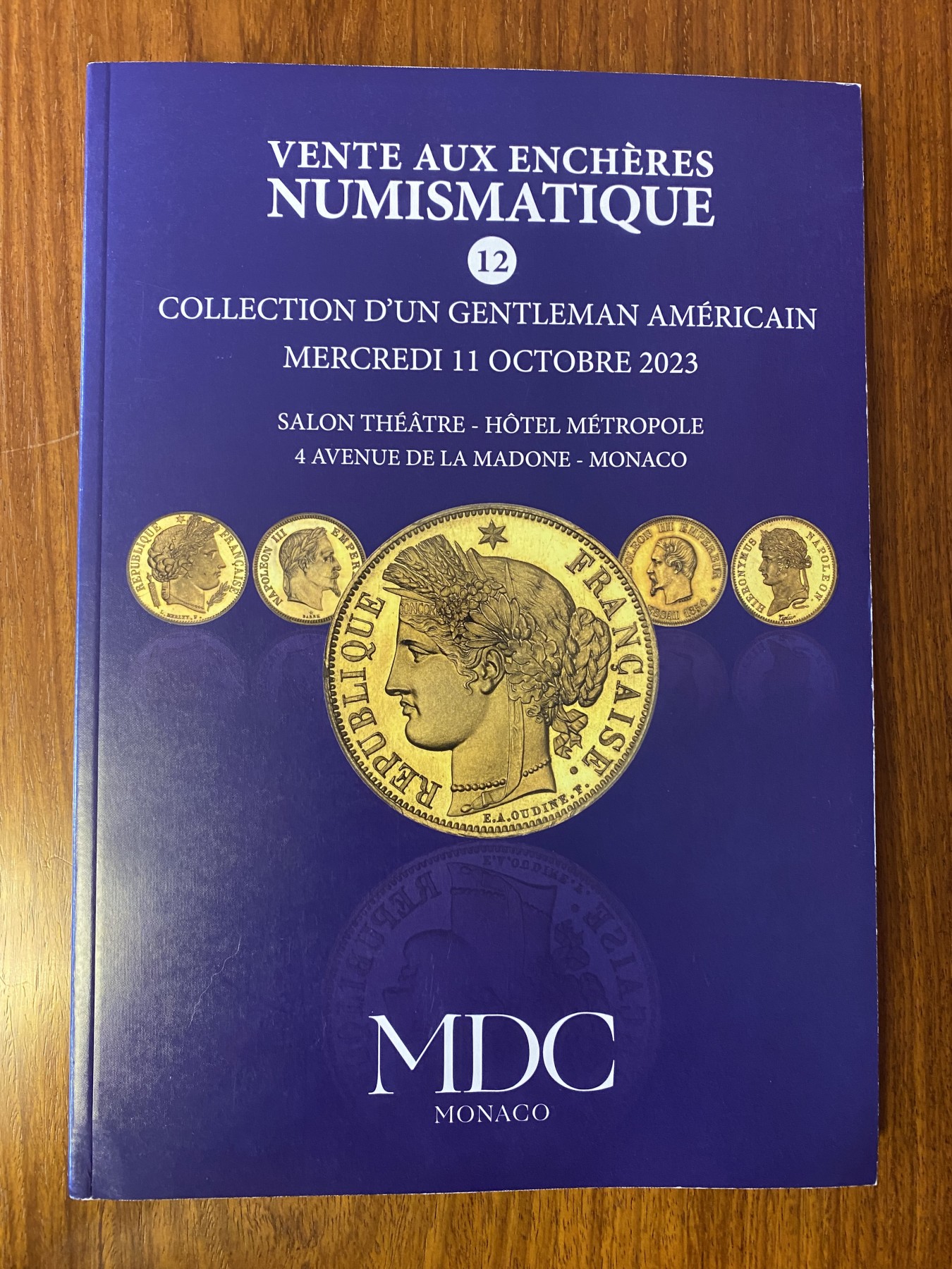 万国钱币拍卖第017期（中秋—国庆花好月圆夜特辑） 摩纳哥MDC十月拍卖目录一套两本 蓝色176页 白色576页（书籍较重请注意运费到付）