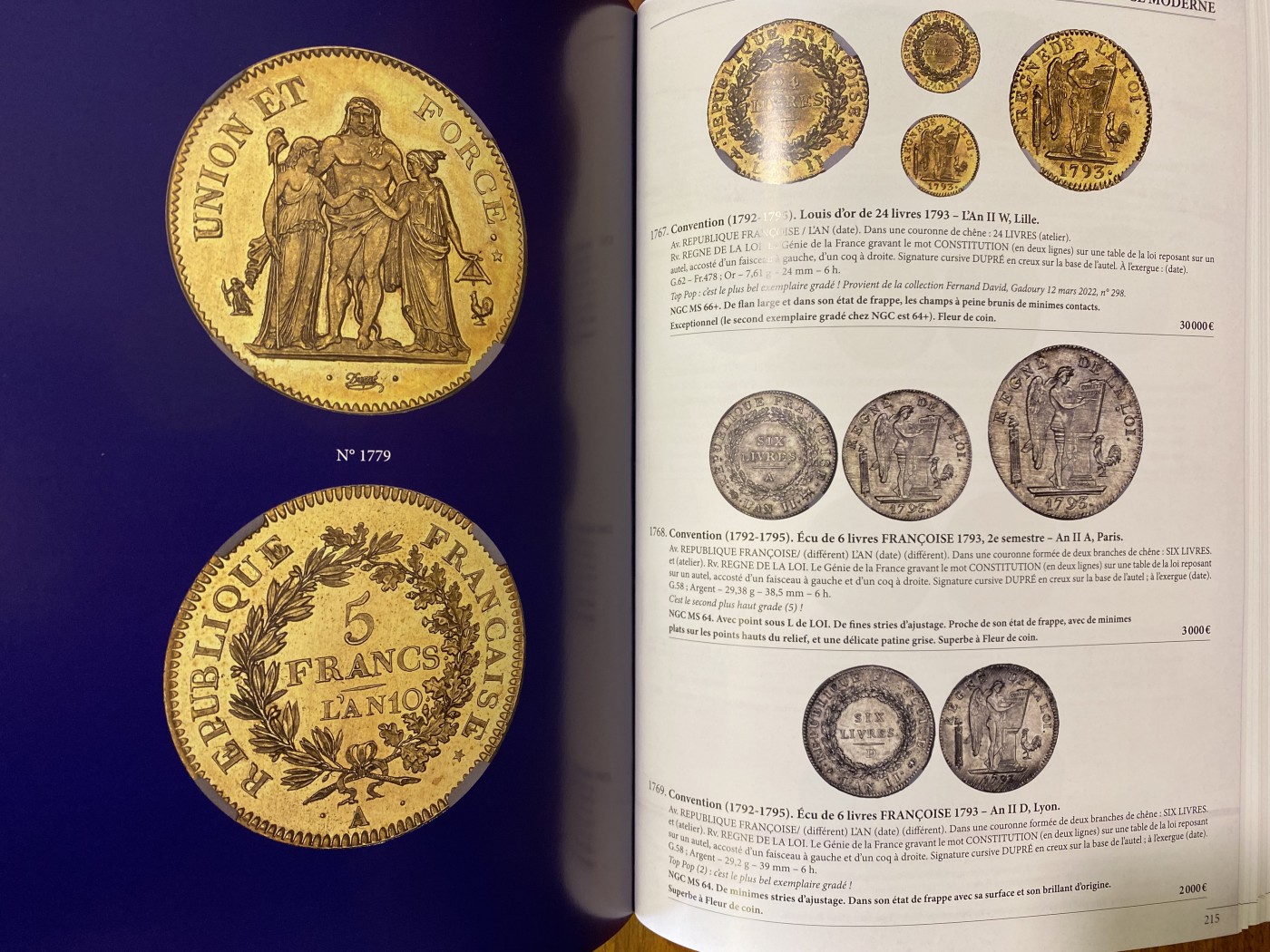 万国钱币拍卖第017期（中秋—国庆花好月圆夜特辑） 摩纳哥MDC十月拍卖目录一套两本 蓝色176页 白色576页（书籍较重请注意运费到付）