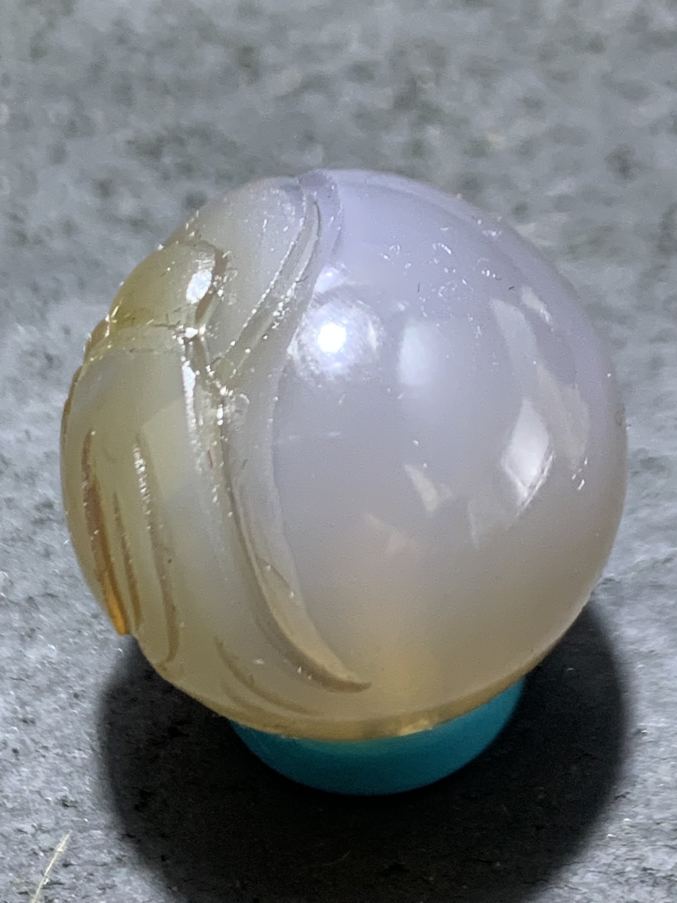 精美亚光高玉化巴西玛瑙手工俏色巧雕无相佛圆珠一个