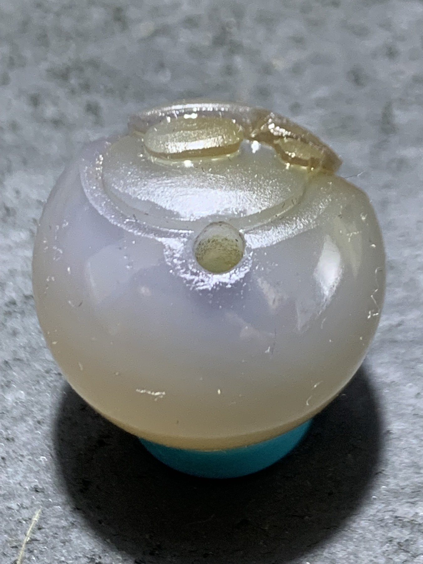 精美亚光高玉化巴西玛瑙手工俏色巧雕无相佛圆珠一个