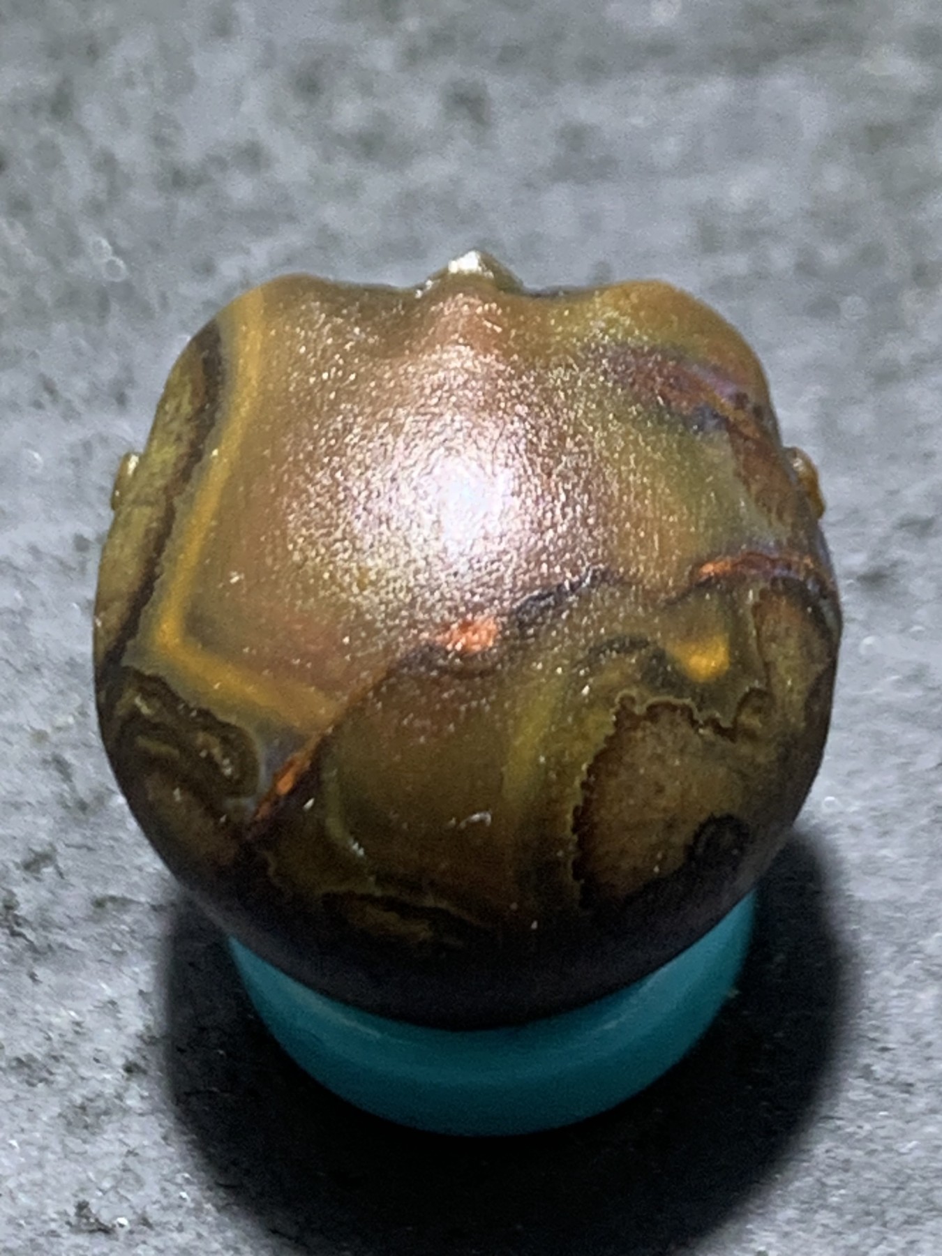 精美亚光战国红玛瑙巧雕弥勒佛随形圆珠一个，