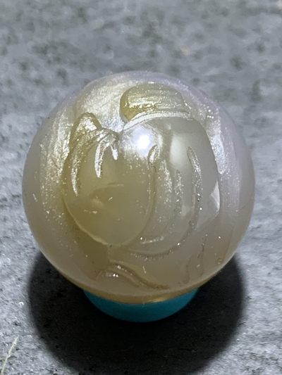 精美亚光高玉化巴西玛瑙手工俏色巧雕无相佛圆珠一个 - 精美亚光高玉化巴西玛瑙手工俏色巧雕无相佛圆珠一个