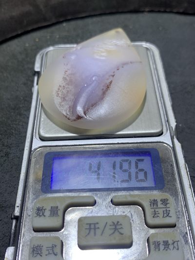 精美高玉化朱砂点马达加斯加海洋玉髓手工俏色巧参禅悟道吊坠一个！ 精美高玉化朱砂点马达加斯加海洋玉髓手工俏色巧参禅悟道吊坠一个！