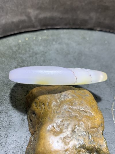 精美高玉化朱砂点马达加斯加海洋玉髓手工俏色巧参禅悟道吊坠一个！ 精美高玉化朱砂点马达加斯加海洋玉髓手工俏色巧参禅悟道吊坠一个！