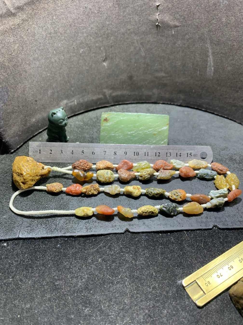 精美阿拉善戈壁多彩飘花筋脉原石大颗粒吊坠项链一条，