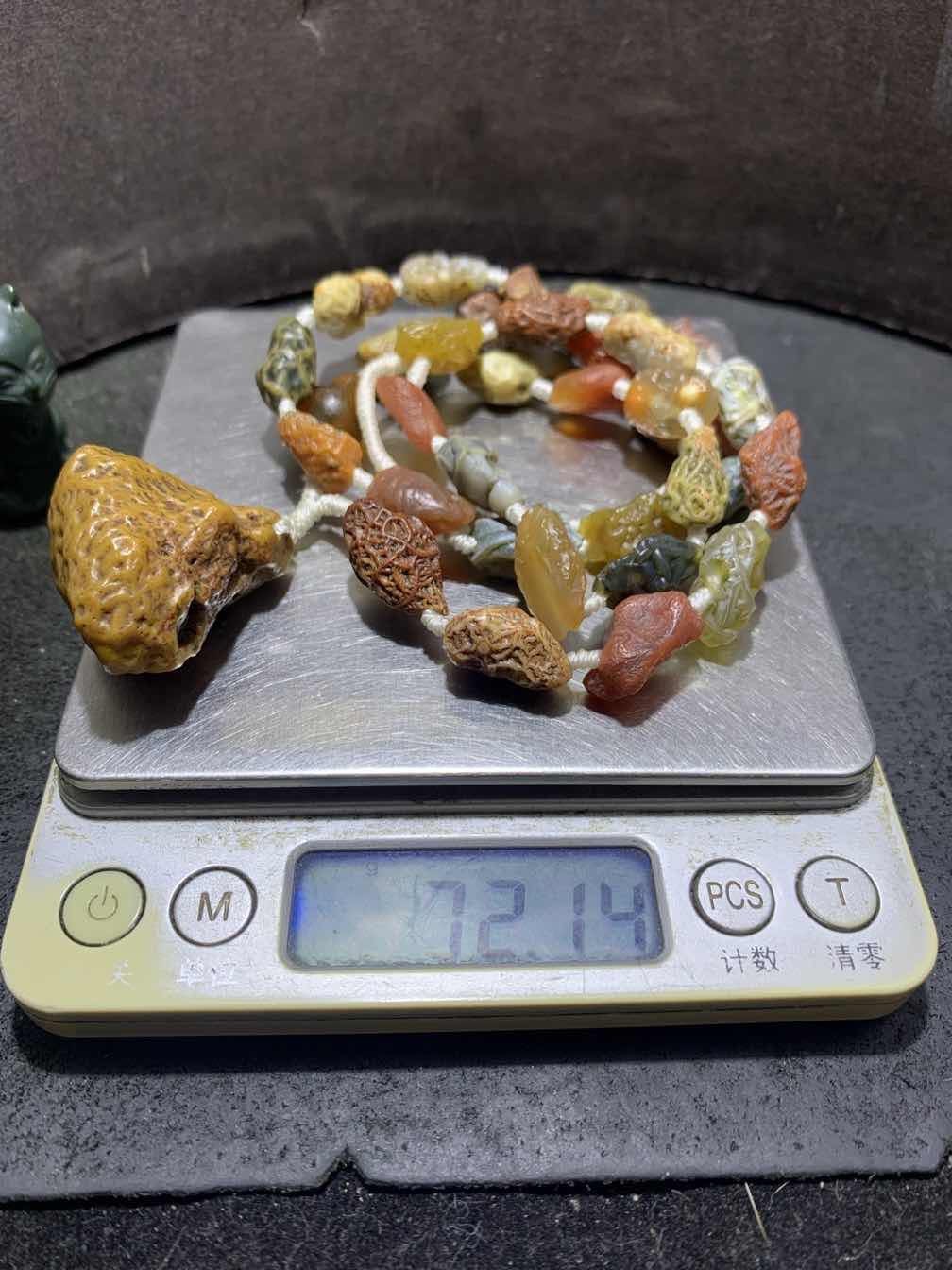 精美阿拉善戈壁多彩飘花筋脉原石大颗粒吊坠项链一条，