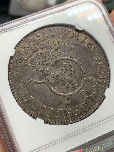 NGC-AU55 法国 1703年 路易十四 1埃居 大银币   百年酱紫老包浆，稀少的T（南特）厂，NGC该年唯一评级记录和最高分冠军，目录定价只到XF