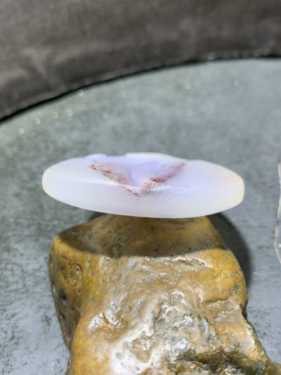 精美高玉化朱砂点马达加斯加海洋玉髓手工俏色巧参禅悟道吊坠一个！ 精美高玉化朱砂点马达加斯加海洋玉髓手工俏色巧参禅悟道吊坠一个！